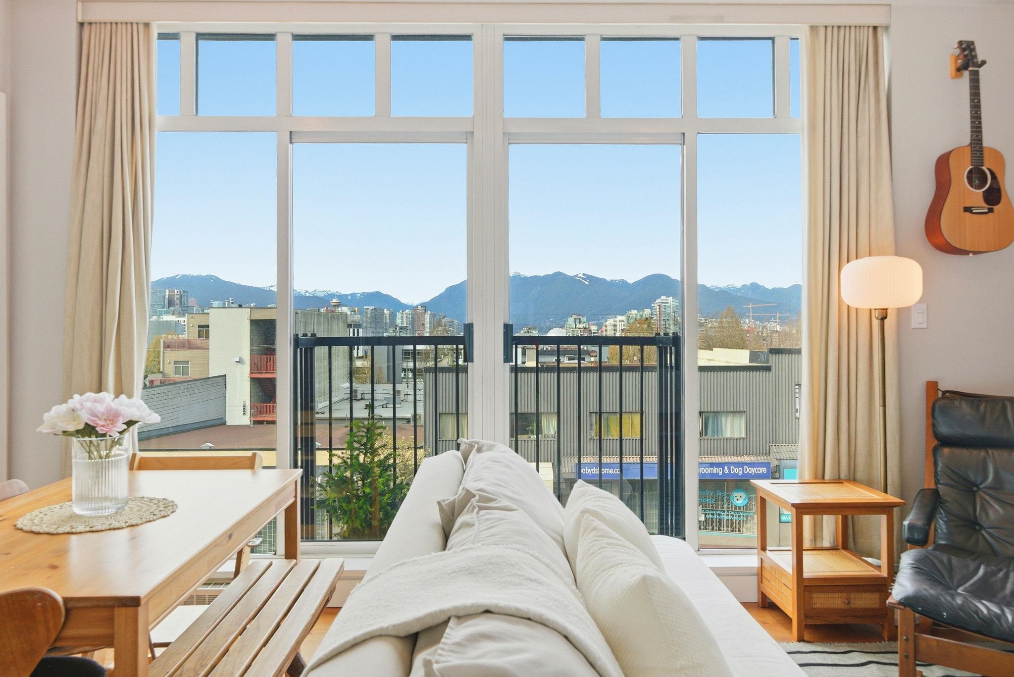 210 2515 ONTARIO STREET Unit: 210