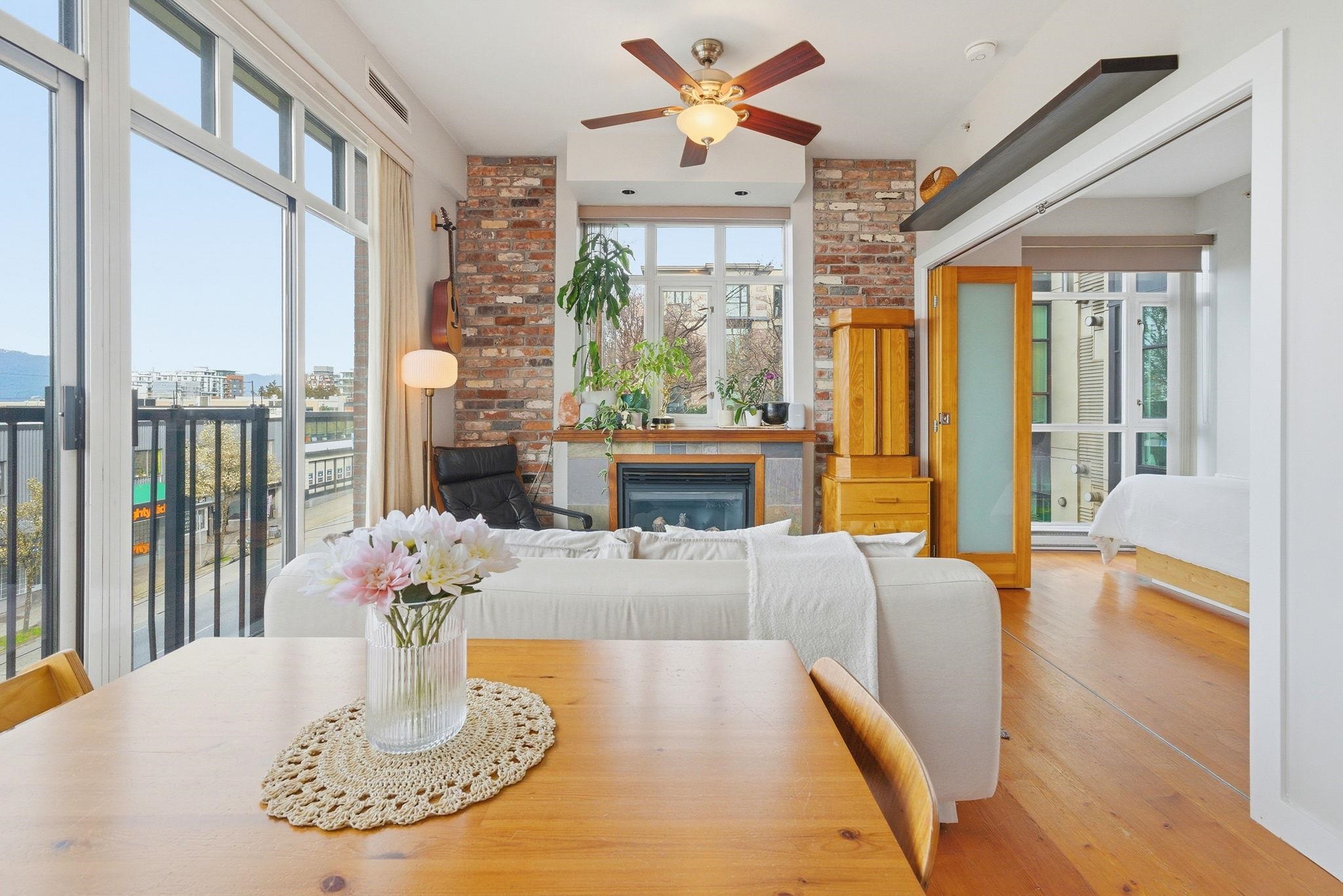 210 2515 ONTARIO STREET Unit: 210