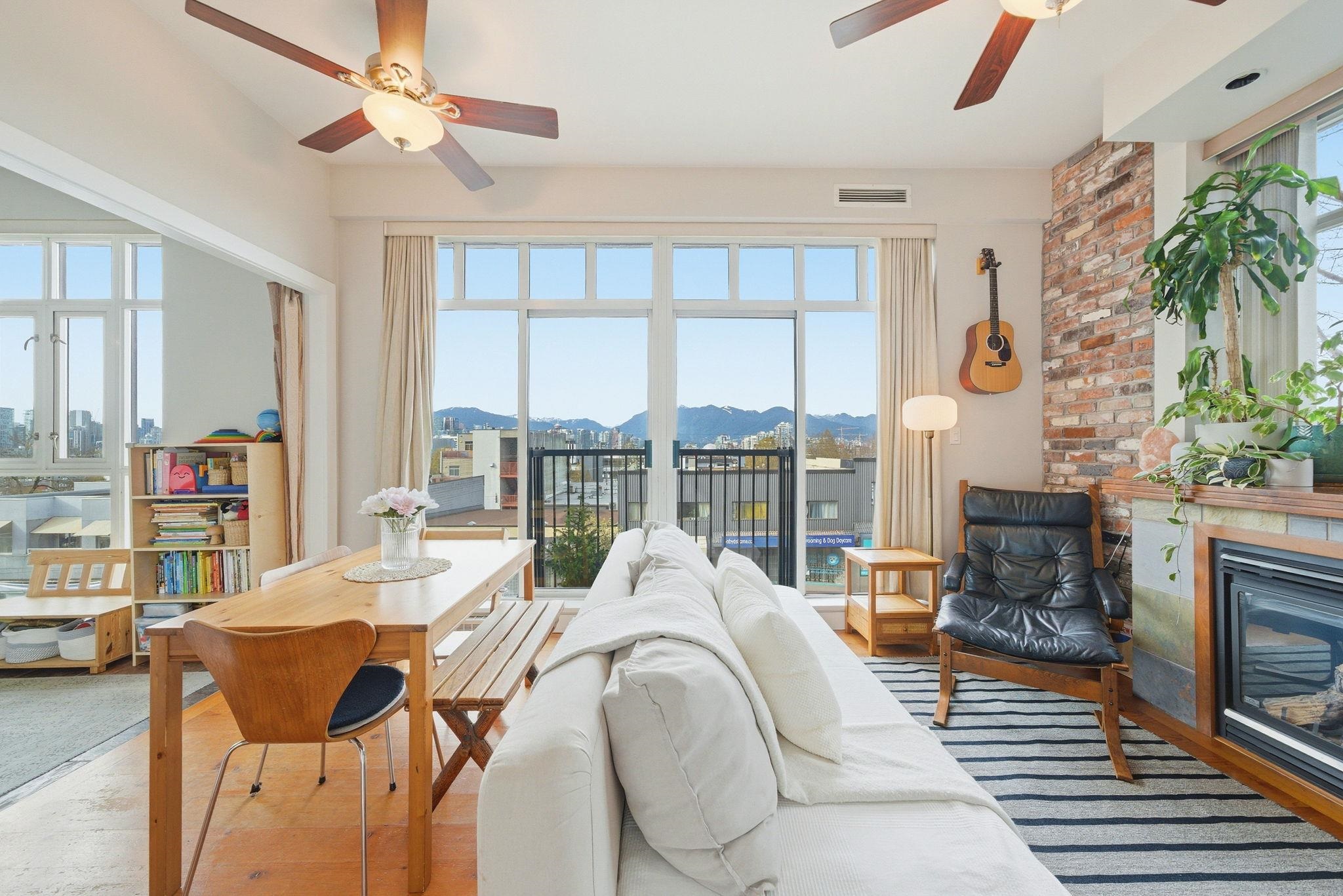 210 2515 ONTARIO STREET Unit: 210