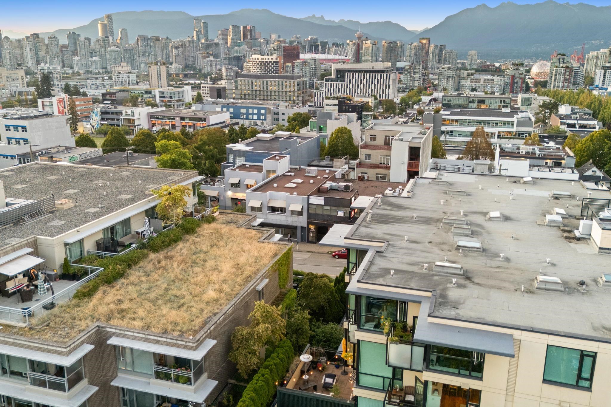 210 2515 ONTARIO STREET Unit: 210