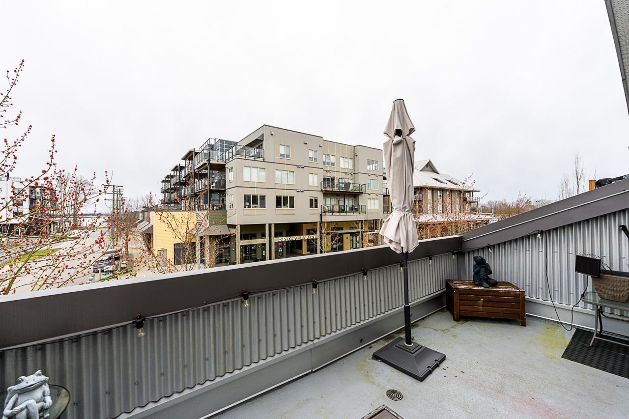 220 6111 LONDON ROAD Unit: 220