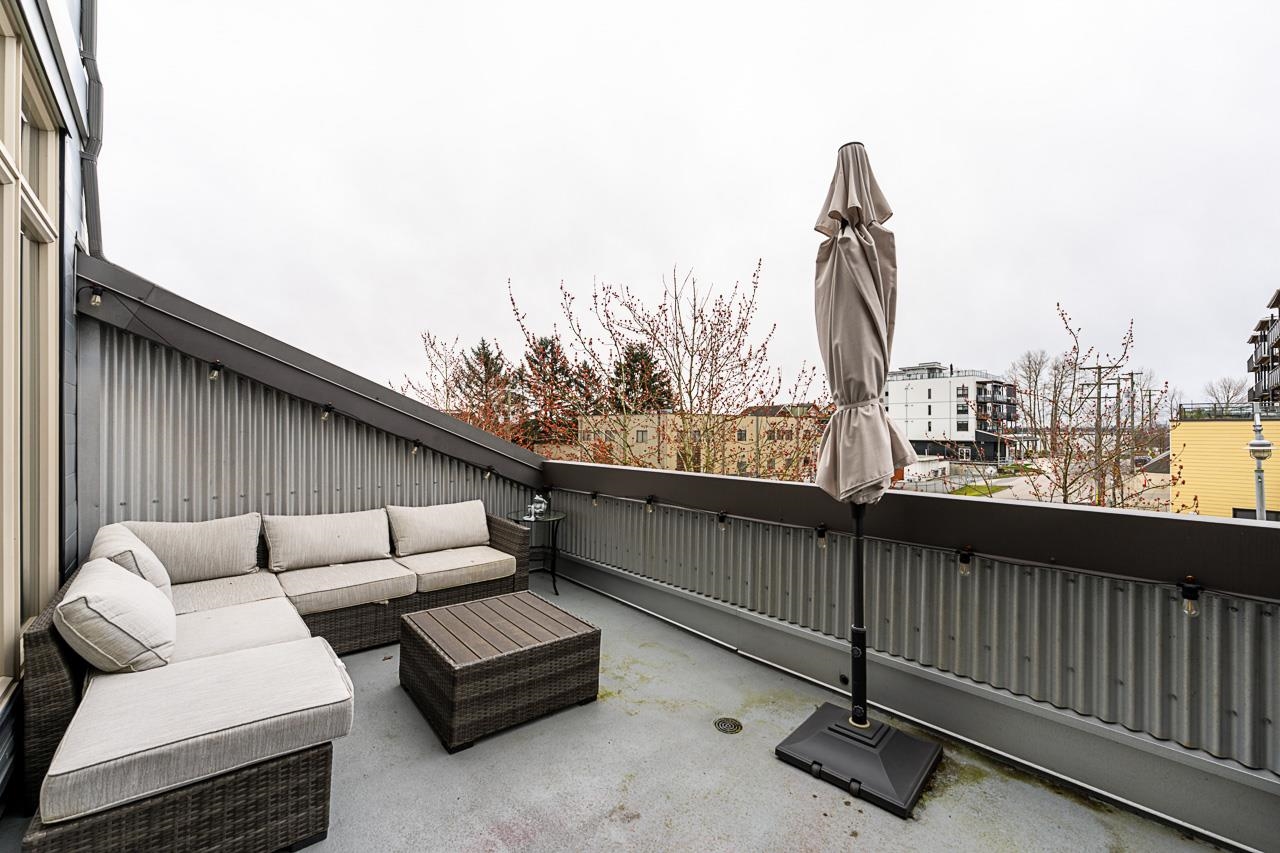 220 6111 LONDON ROAD Unit: 220