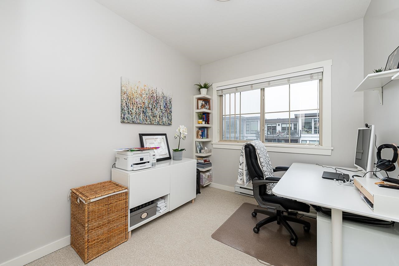 220 6111 LONDON ROAD Unit: 220