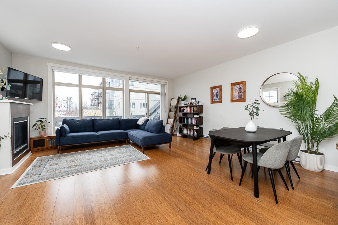 220 6111 LONDON ROAD Unit: 220
