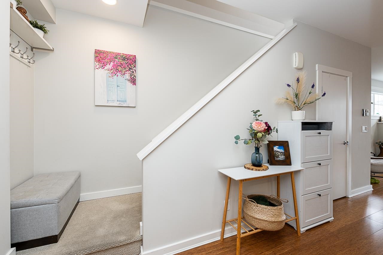 220 6111 LONDON ROAD Unit: 220