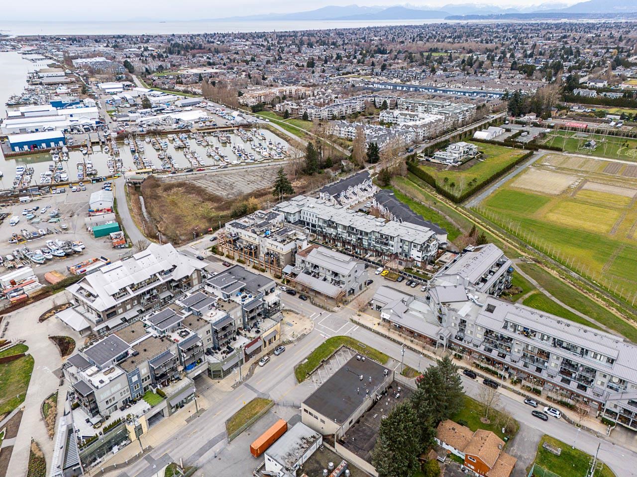 220 6111 LONDON ROAD Unit: 220