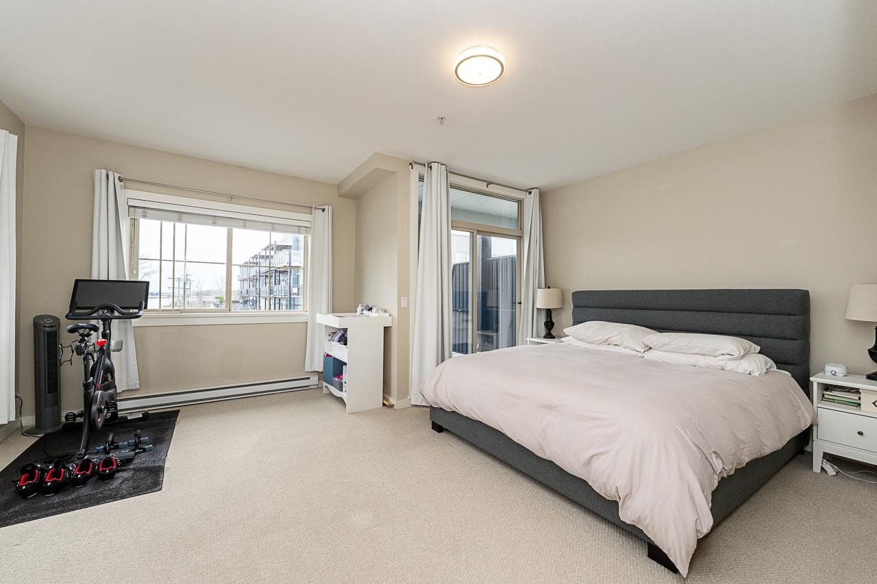 220 6111 LONDON ROAD Unit: 220