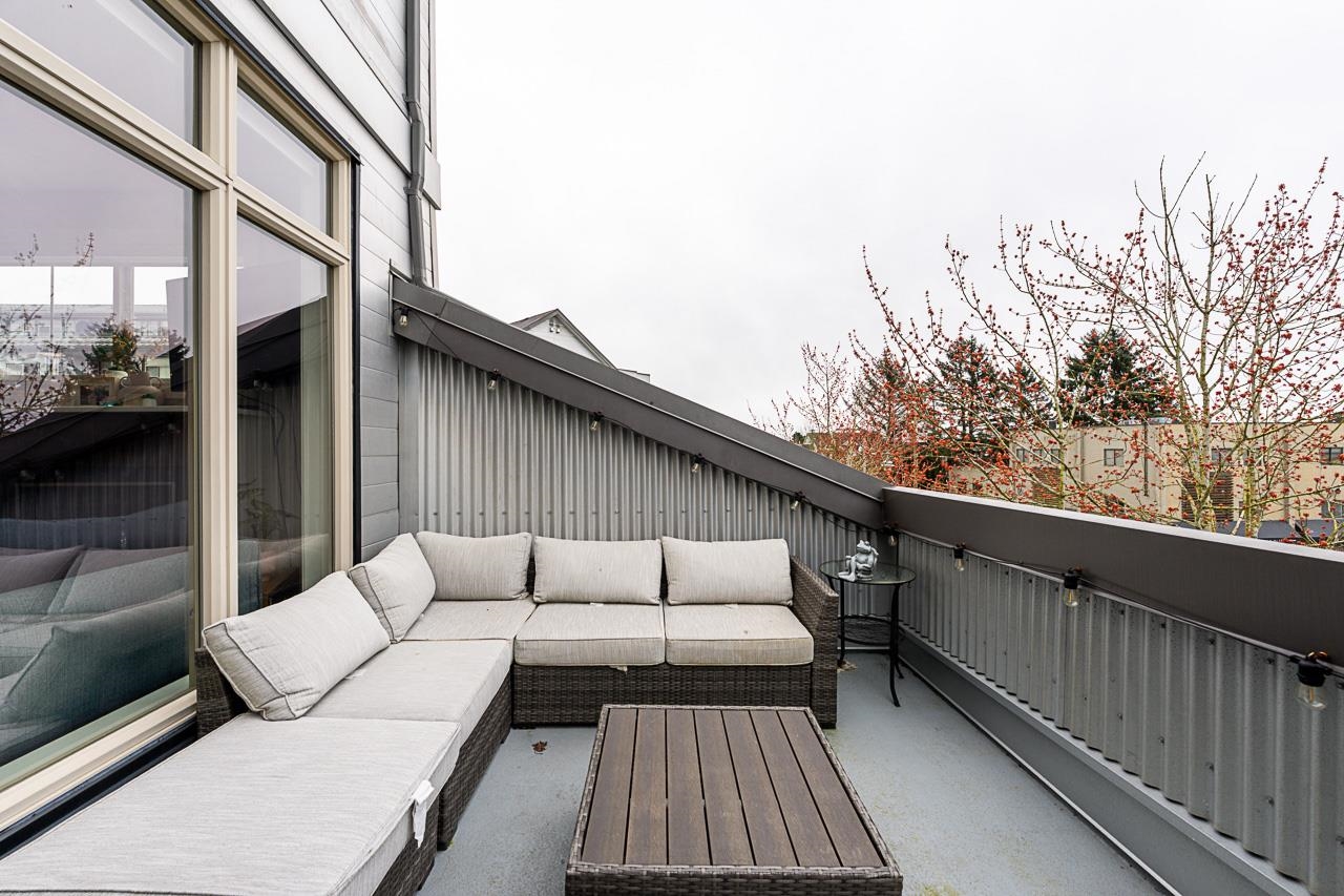 220 6111 LONDON ROAD Unit: 220