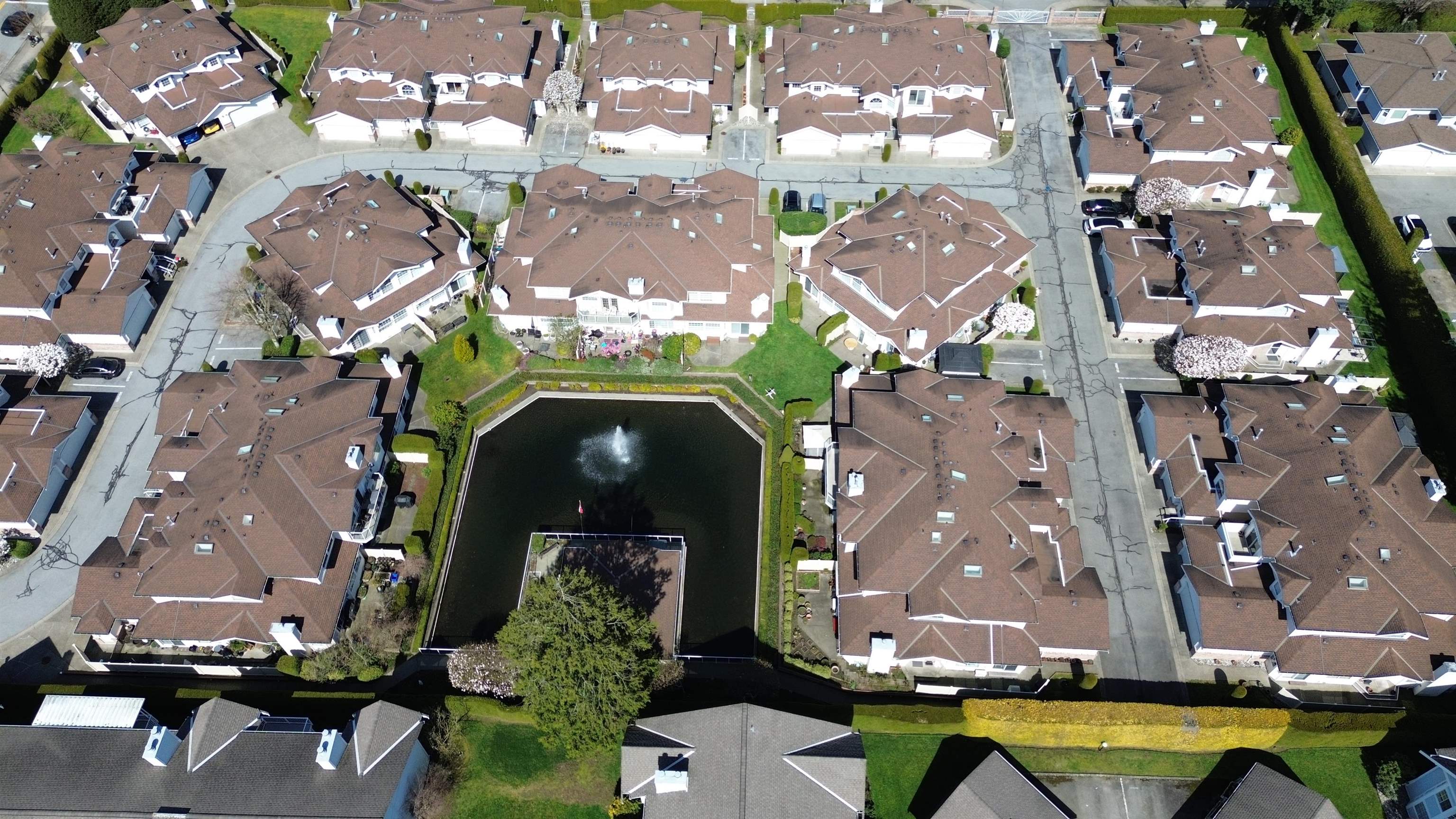 19 9168 FLEETWOOD WAY Unit: 19