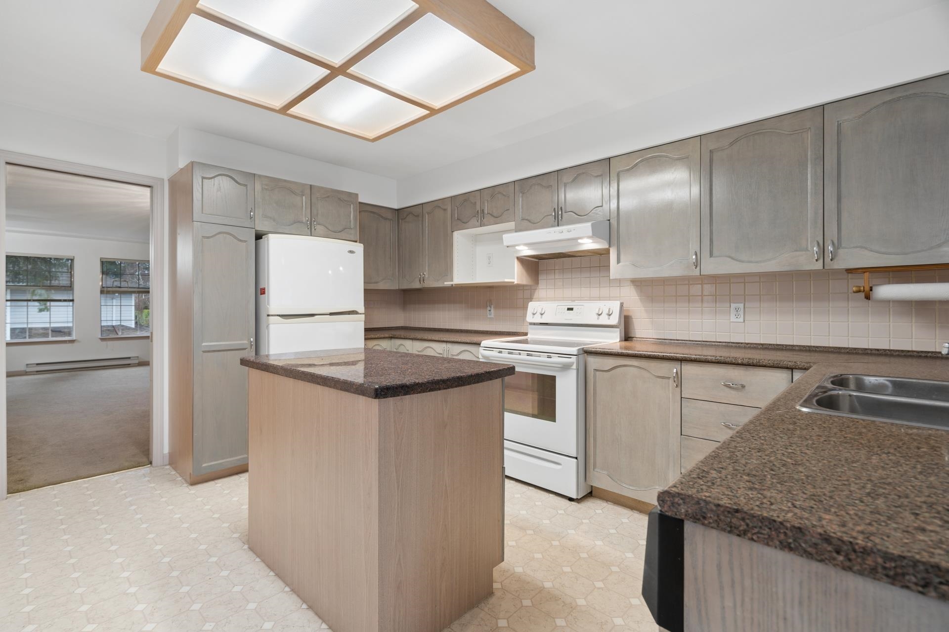 19 9168 FLEETWOOD WAY Unit: 19