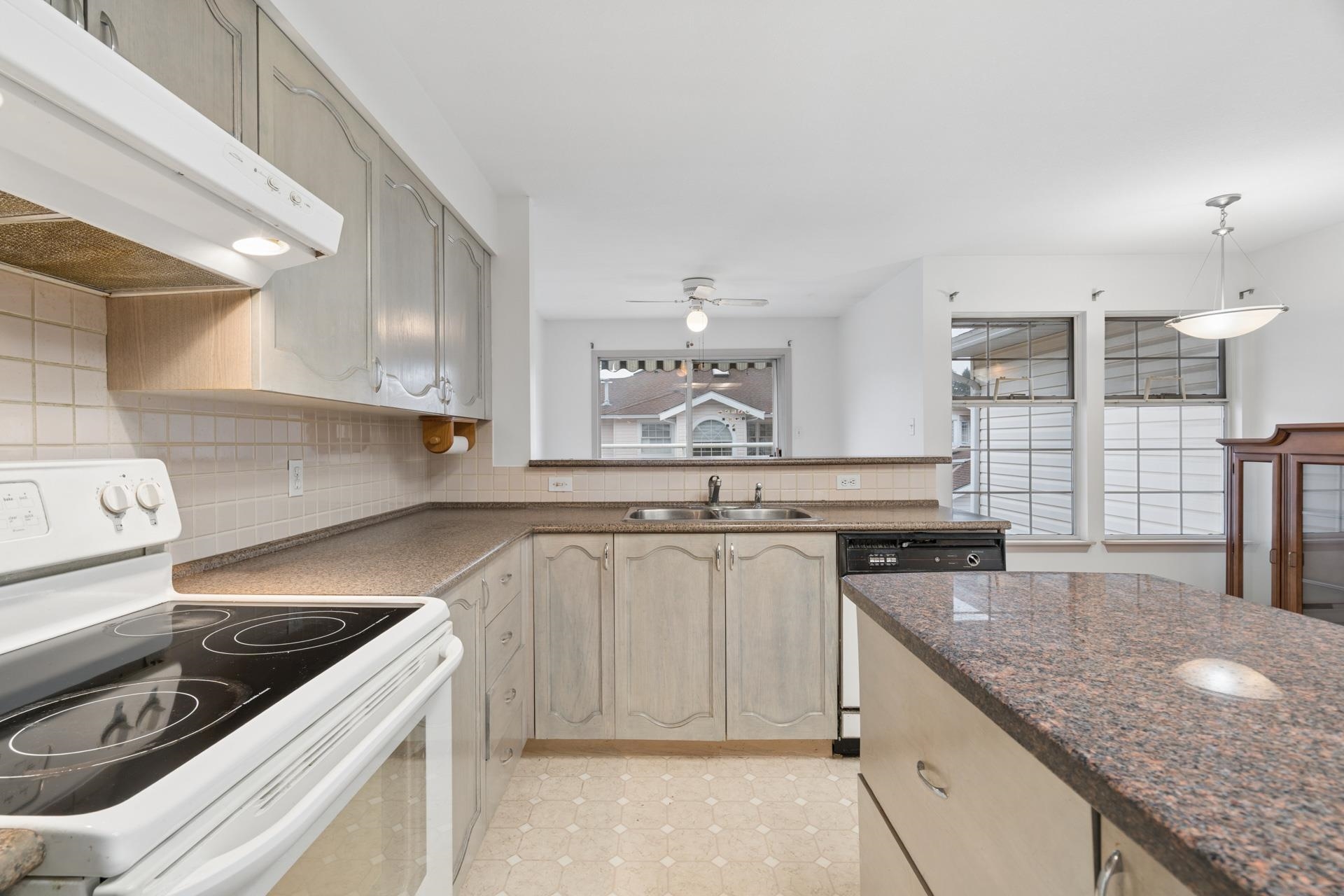 19 9168 FLEETWOOD WAY Unit: 19