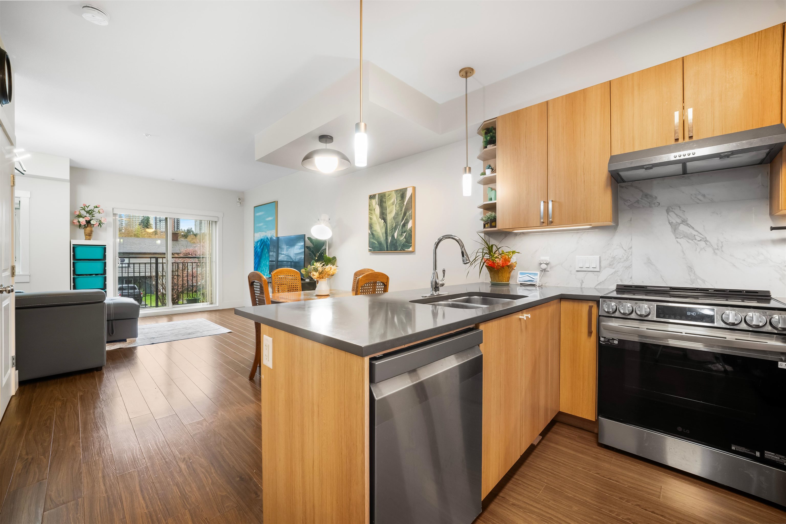 204 7168 STRIDE AVENUE Unit: 204