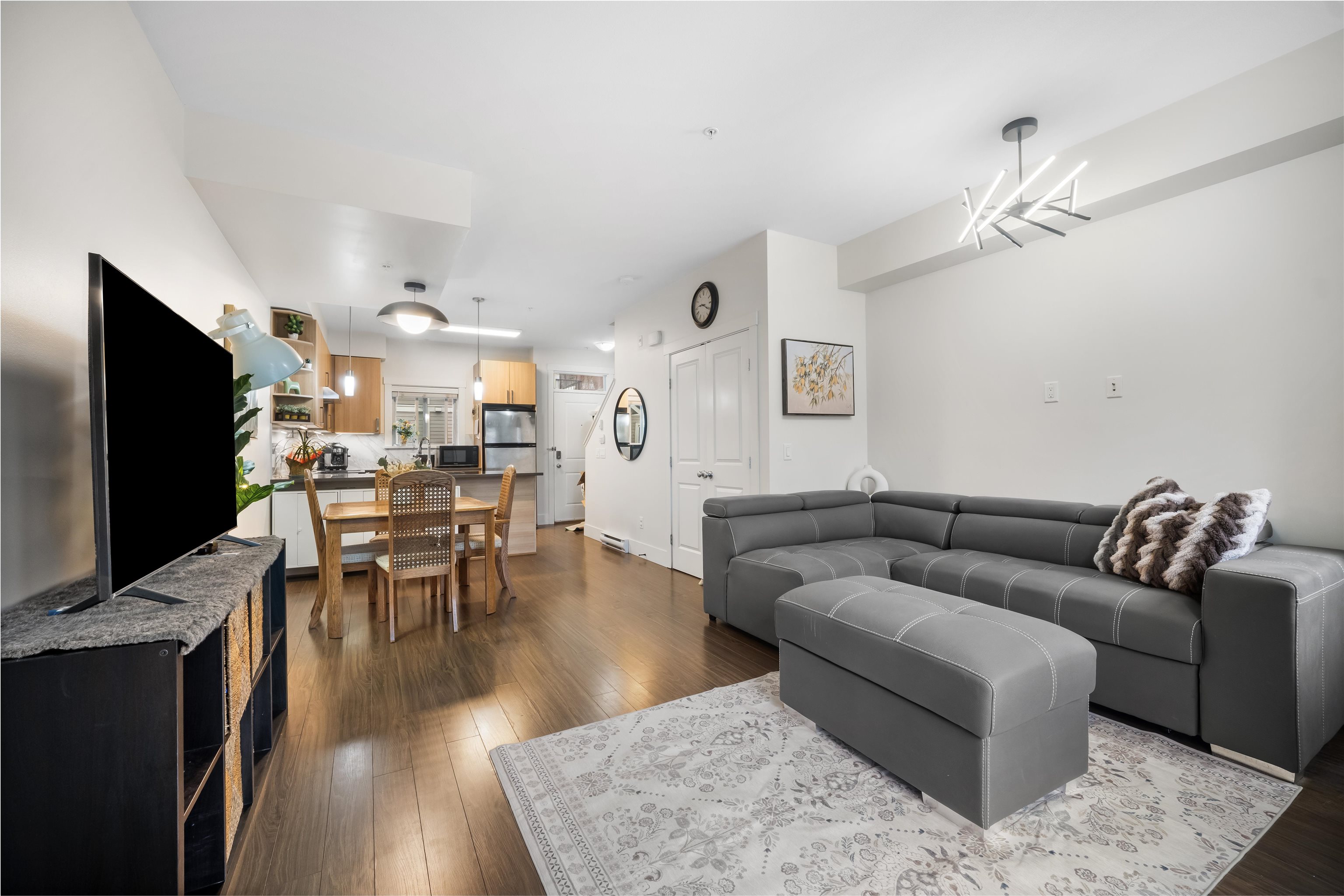 204 7168 STRIDE AVENUE Unit: 204