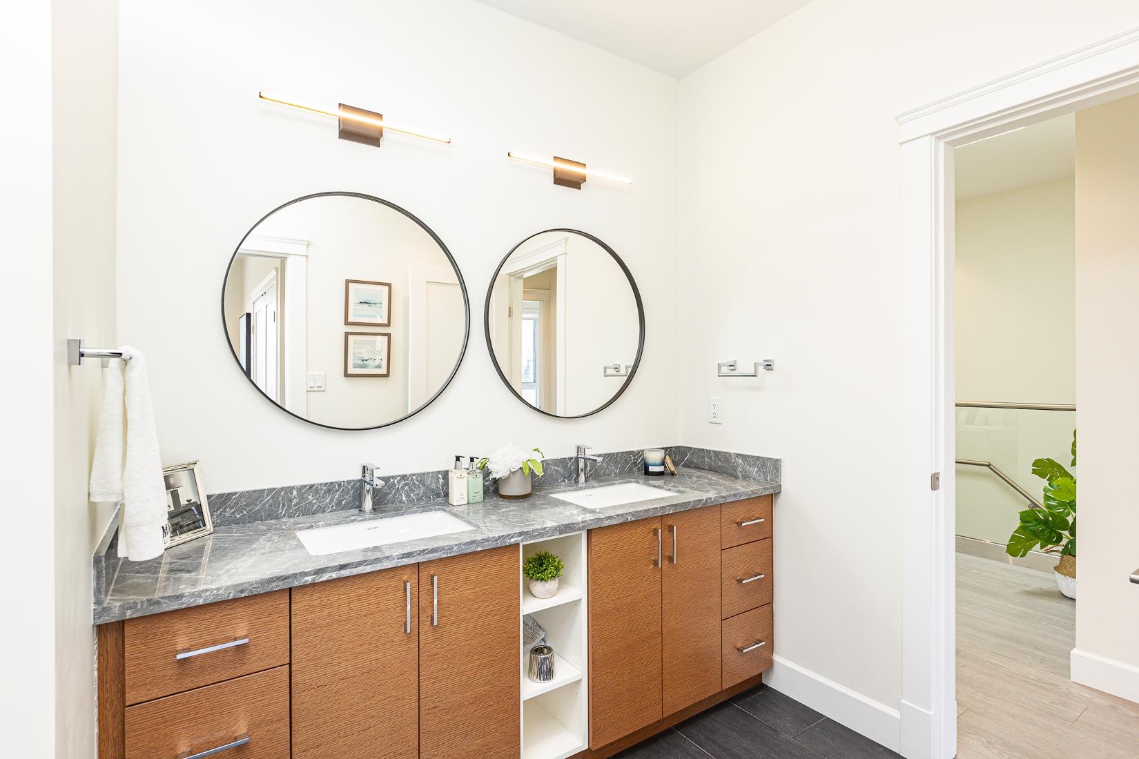 3 7088 HEATHER STREET Unit: 3