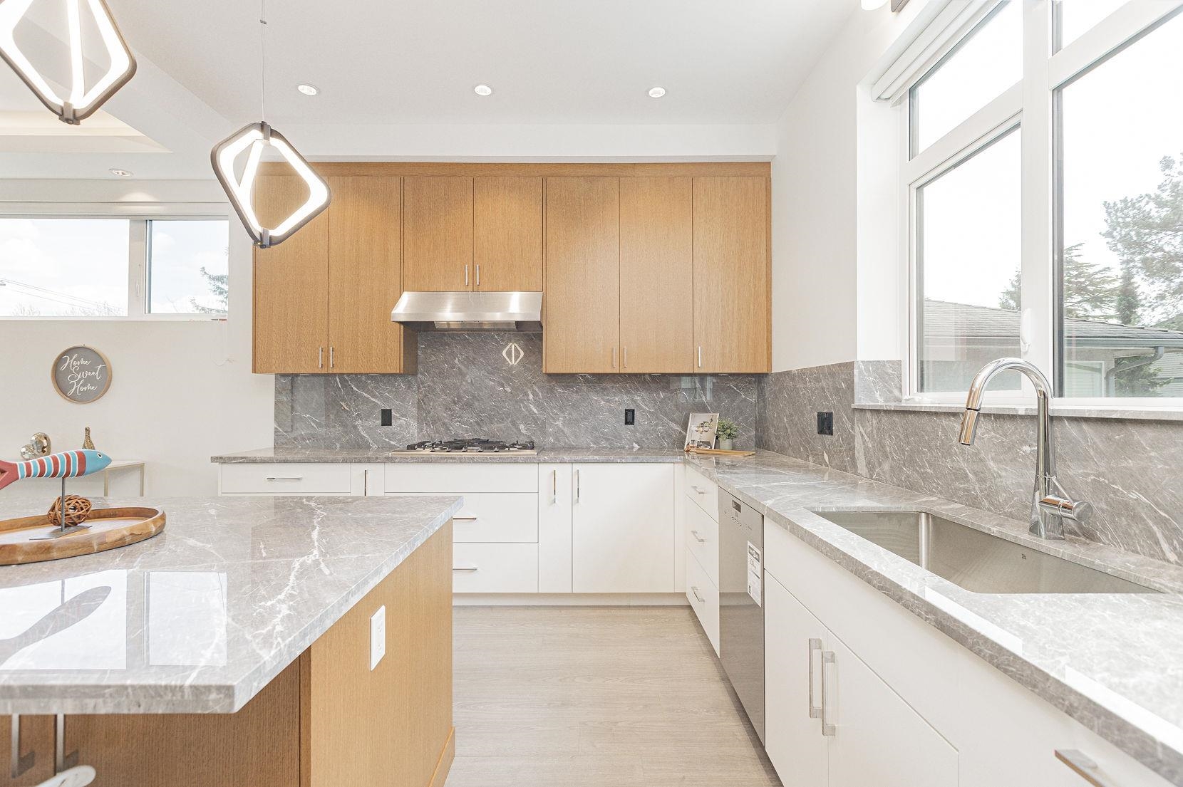 3 7088 HEATHER STREET Unit: 3