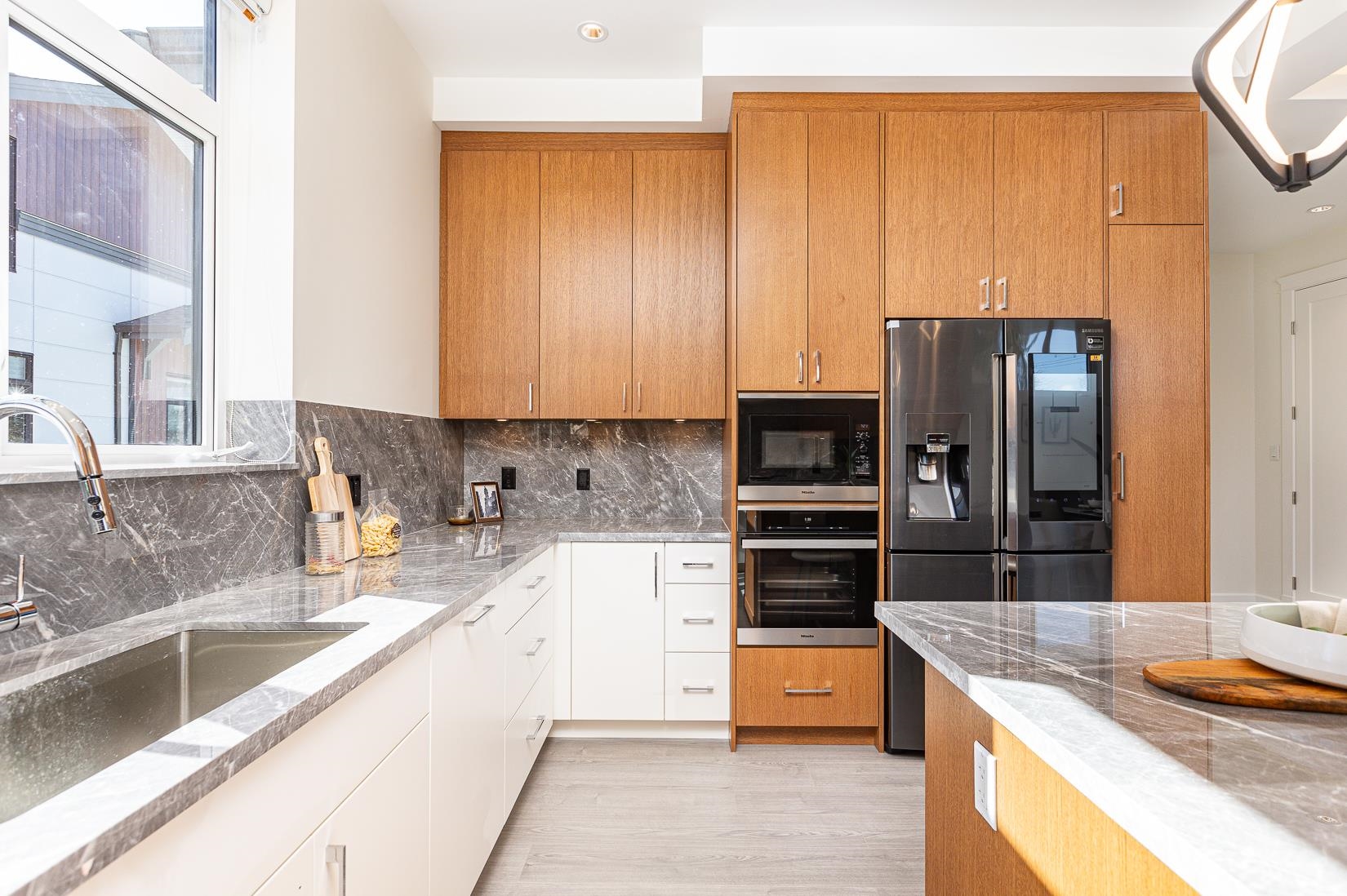 3 7088 HEATHER STREET Unit: 3