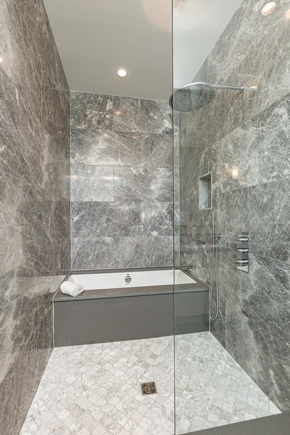 3 7088 HEATHER STREET Unit: 3