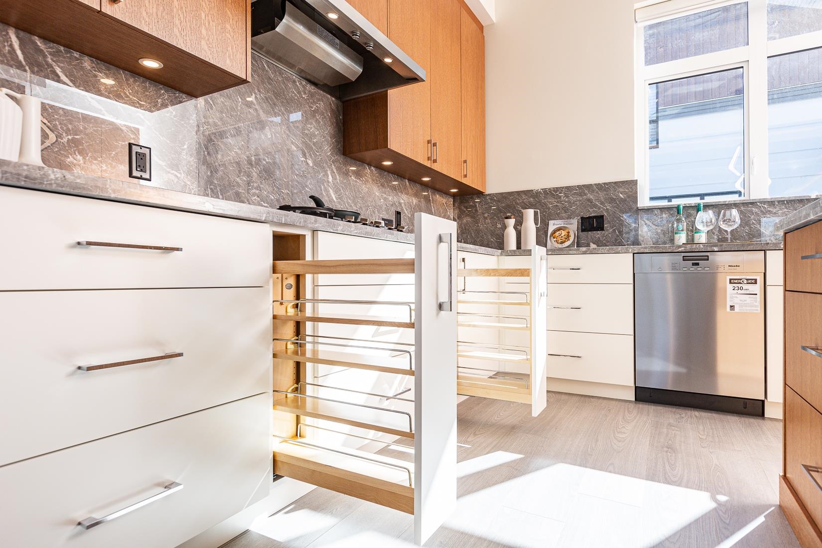 3 7088 HEATHER STREET Unit: 3