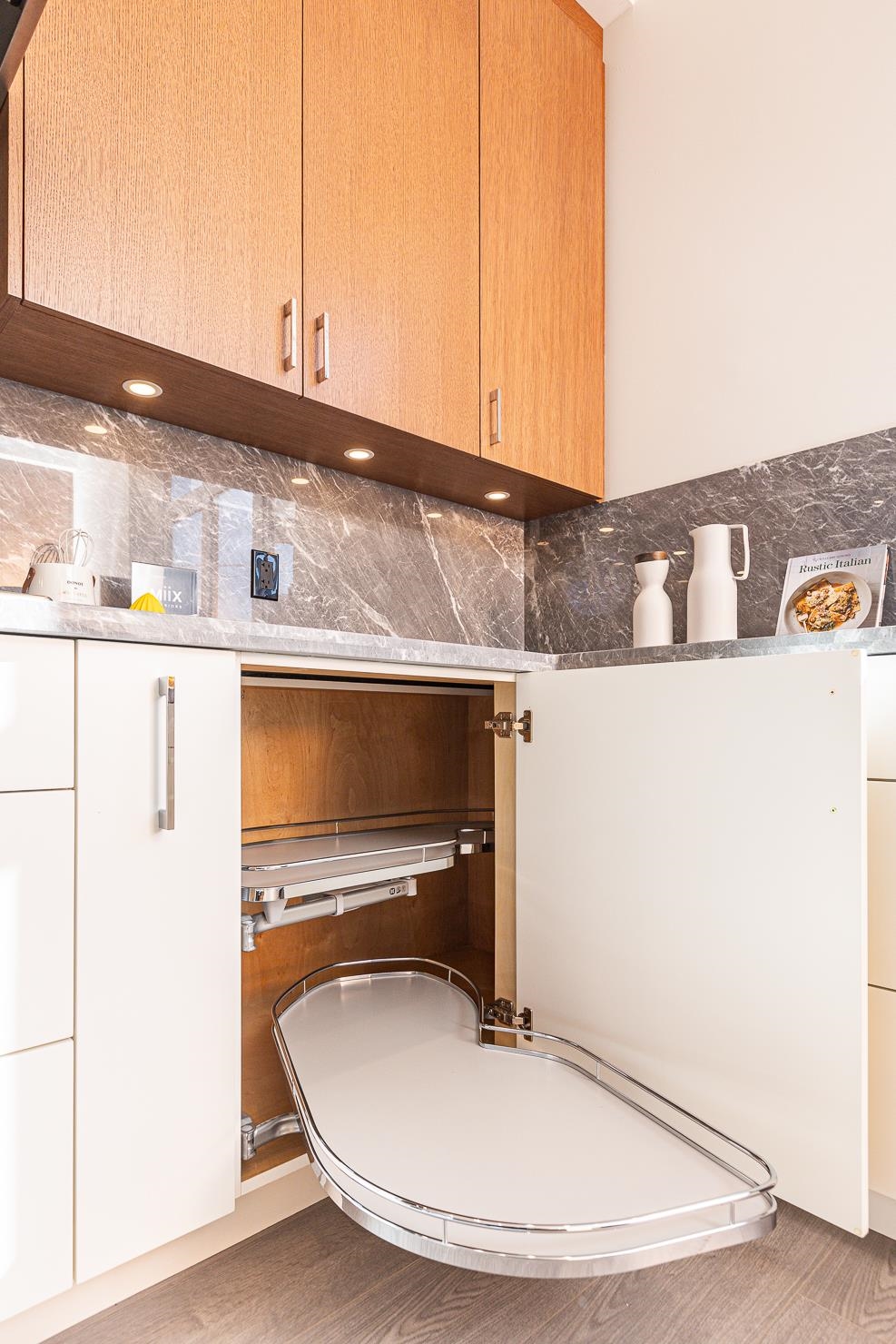 3 7088 HEATHER STREET Unit: 3