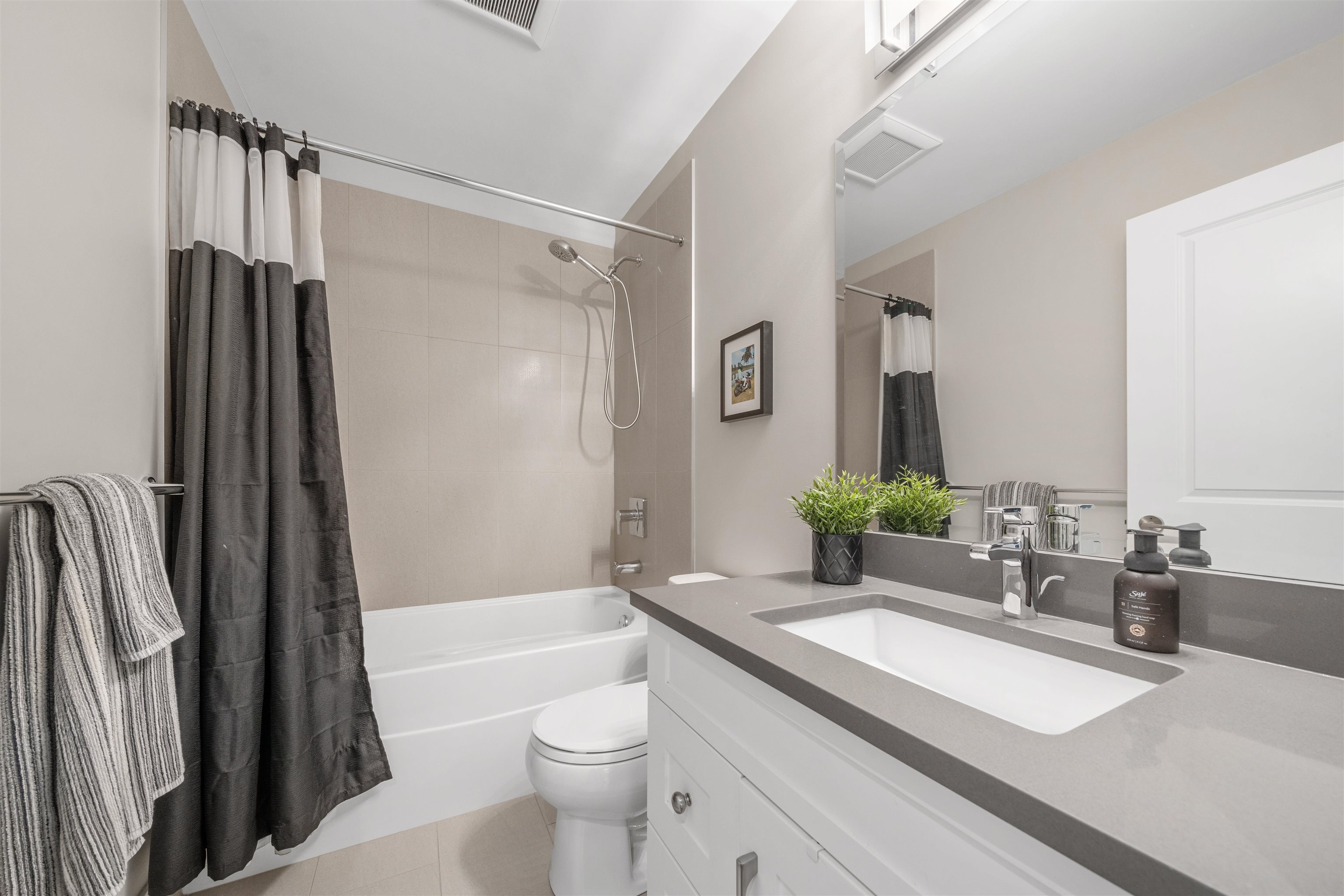 15 11461 236 STREET Unit: 15