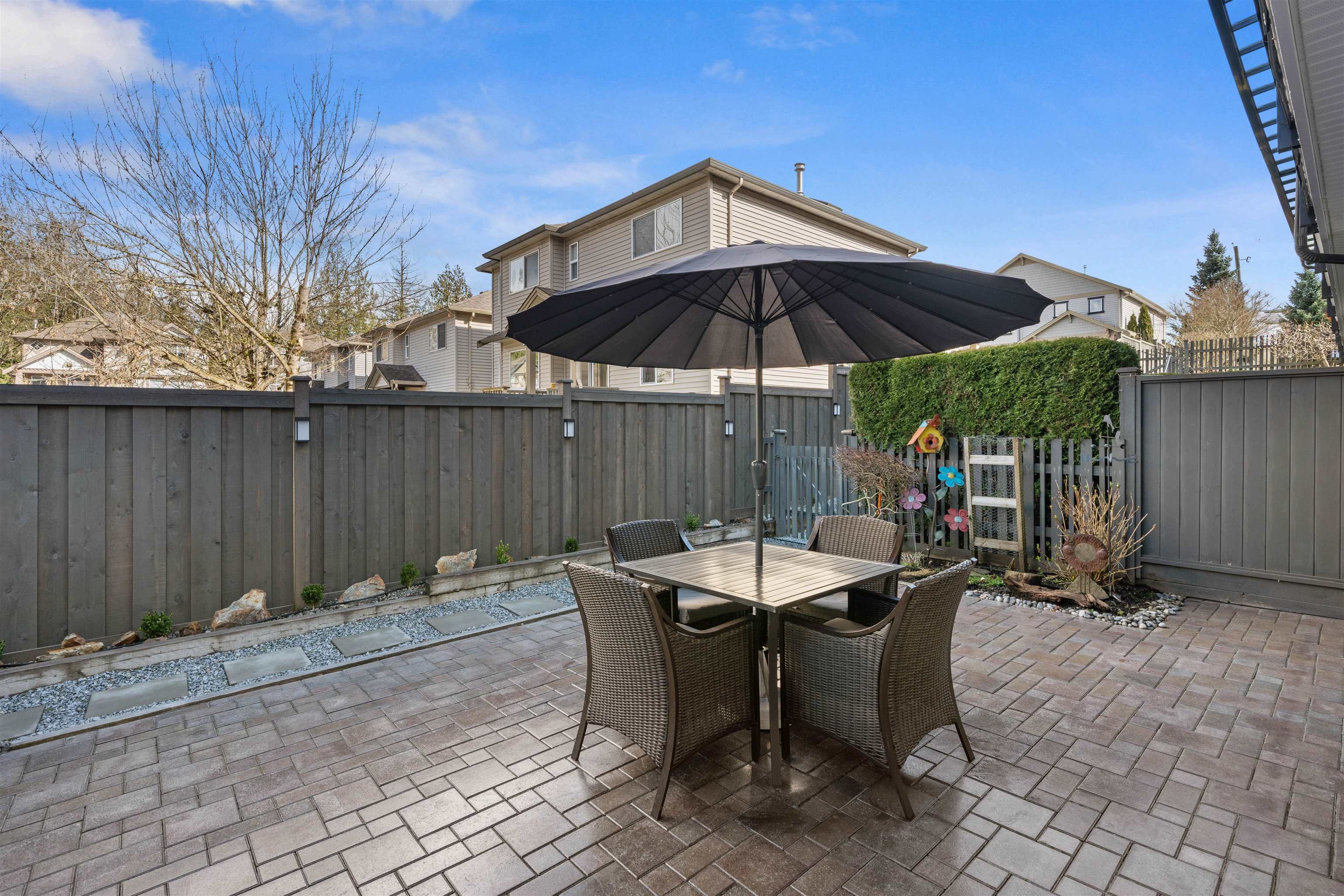 15 11461 236 STREET Unit: 15