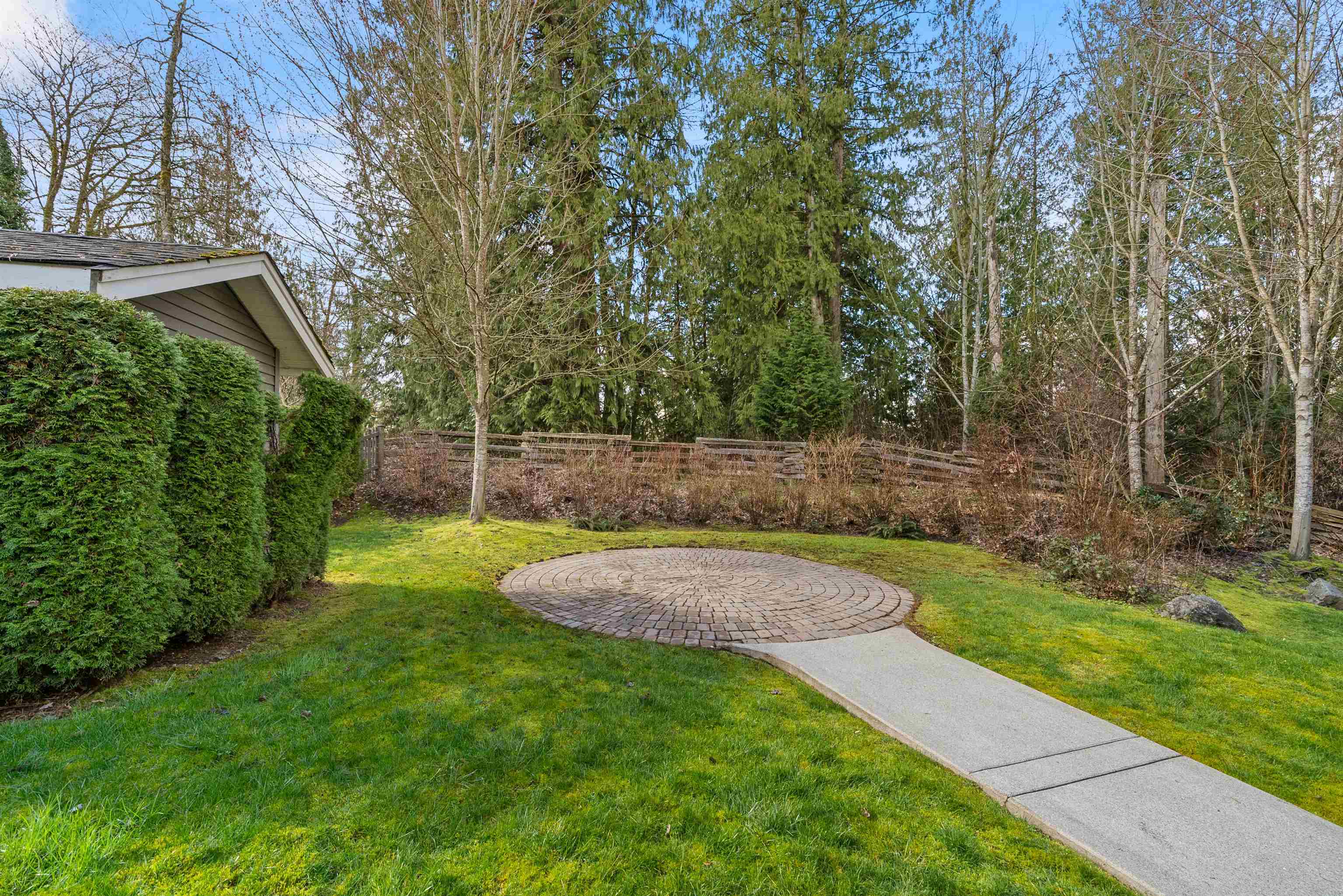 15 11461 236 STREET Unit: 15