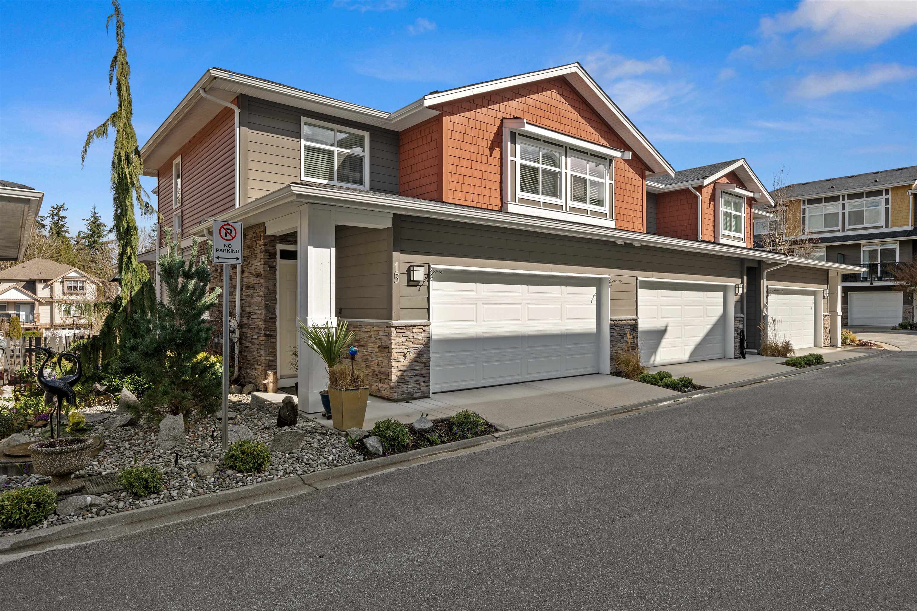 15 11461 236 STREET Unit: 15