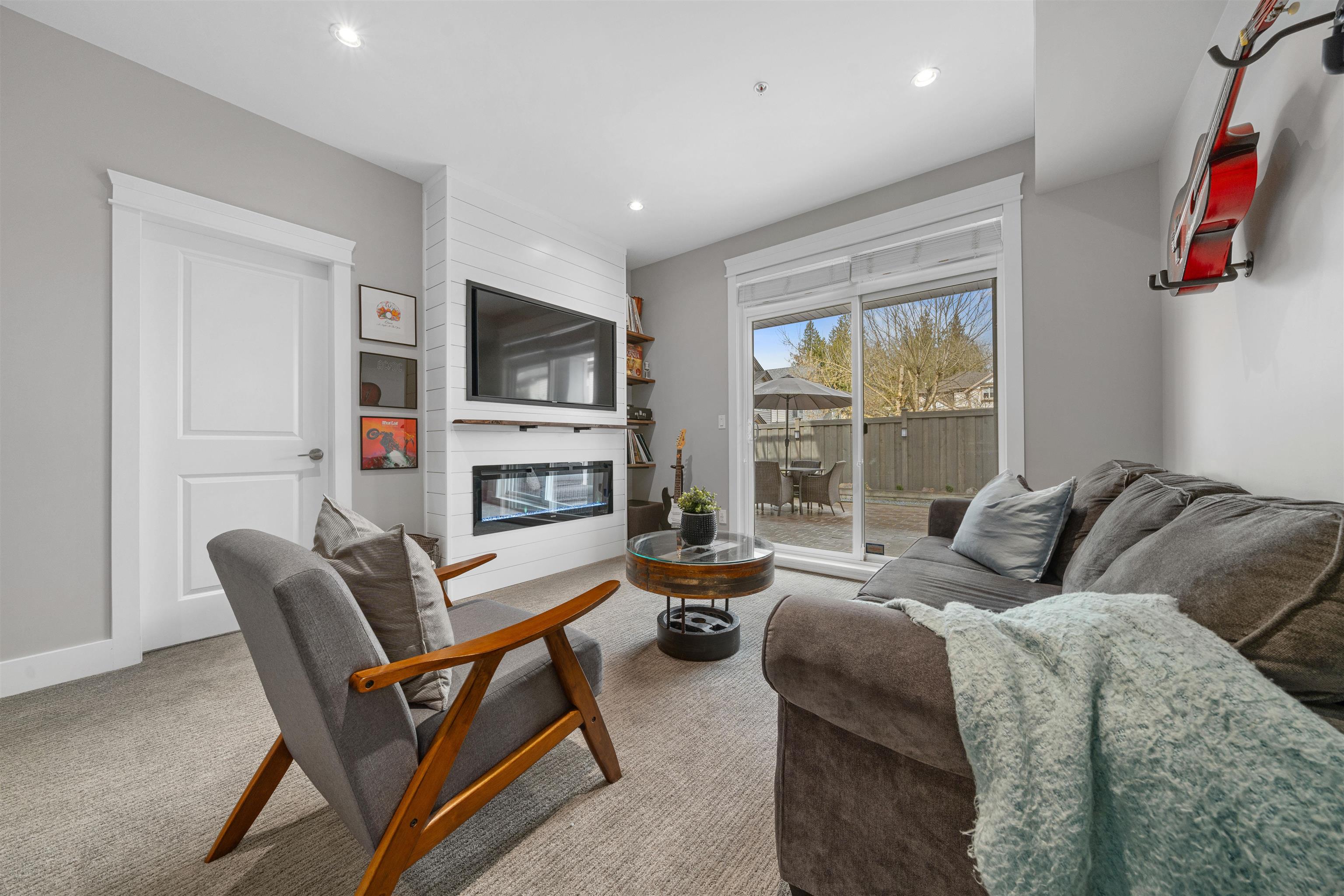 15 11461 236 STREET Unit: 15