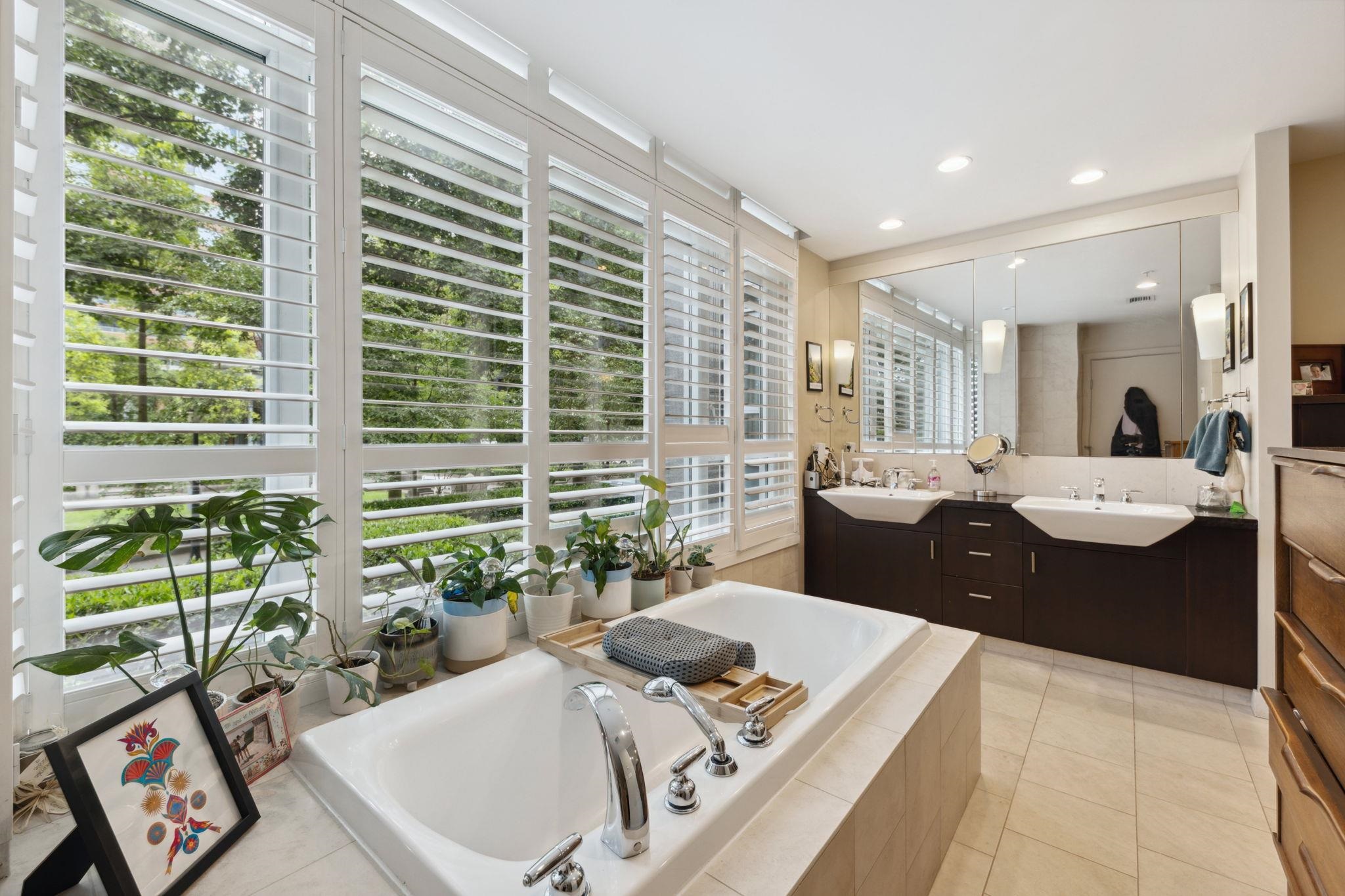 TH12 1233 W CORDOVA STREET Unit: TH12