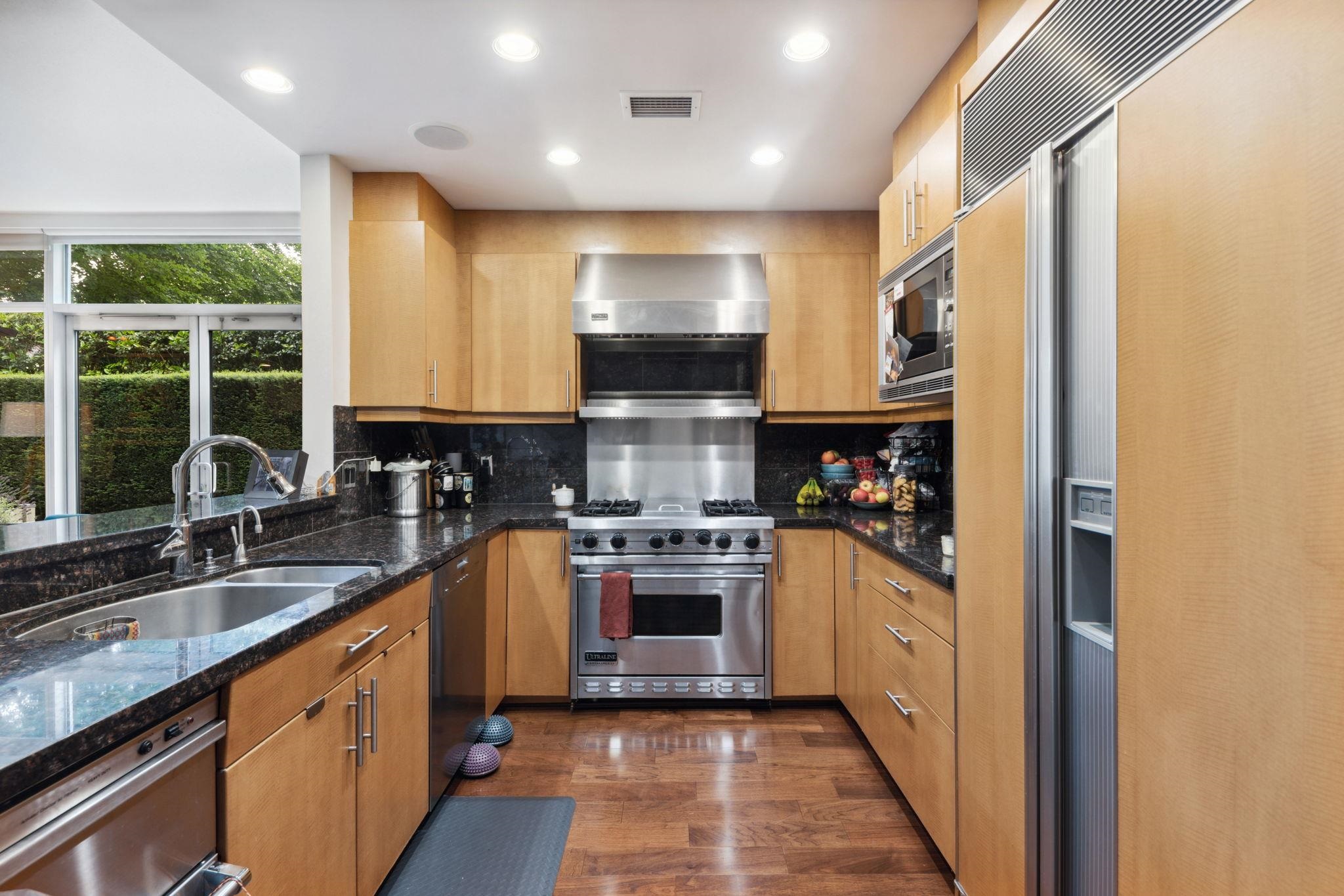 TH12 1233 W CORDOVA STREET Unit: TH12