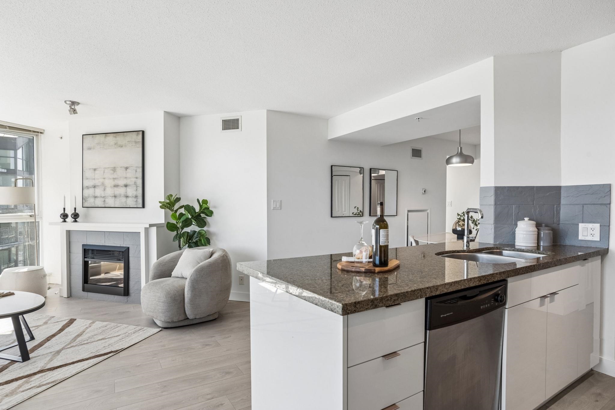 1805 6068 NO. 3 ROAD Unit: 1805