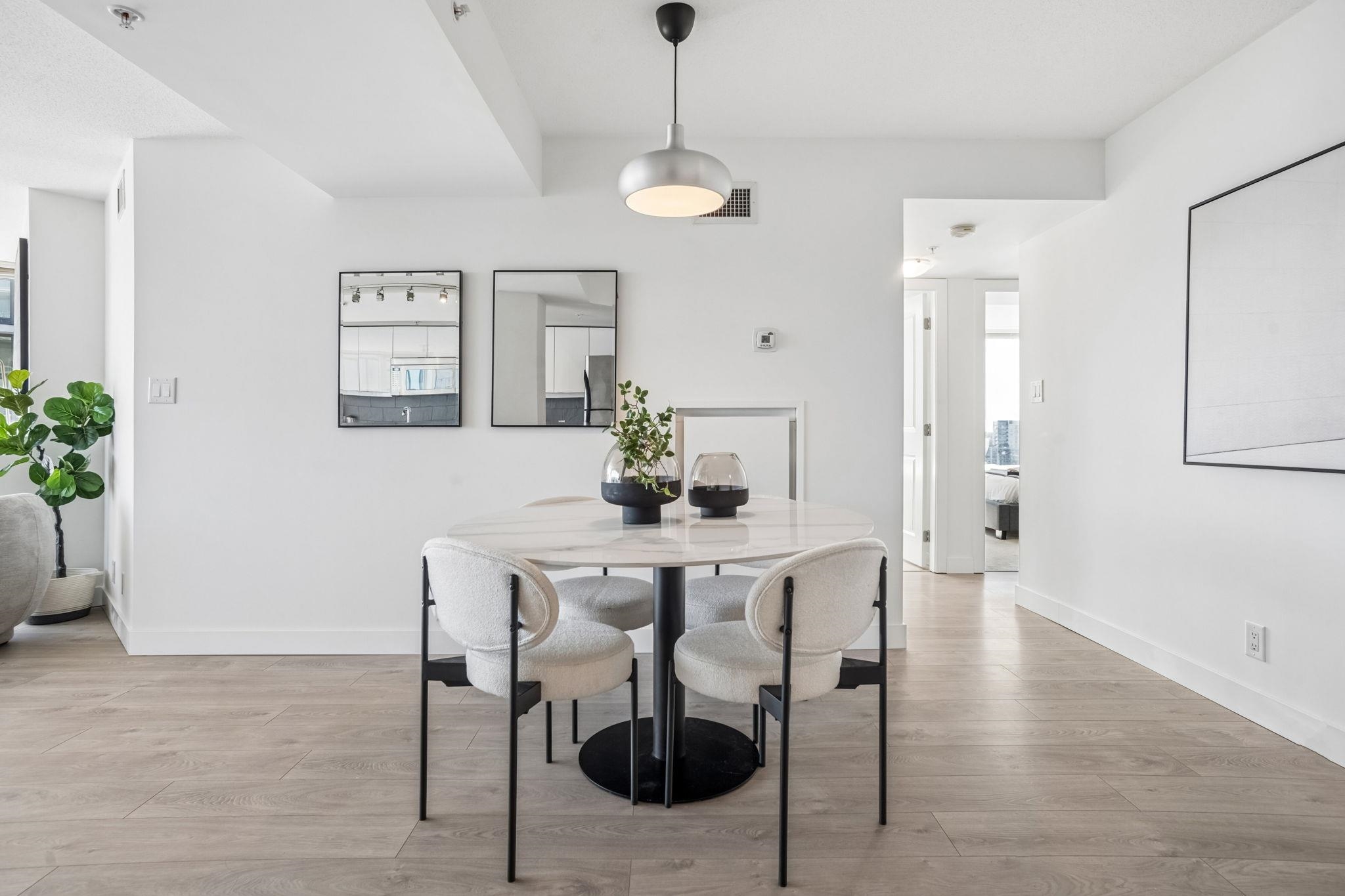 1805 6068 NO. 3 ROAD Unit: 1805