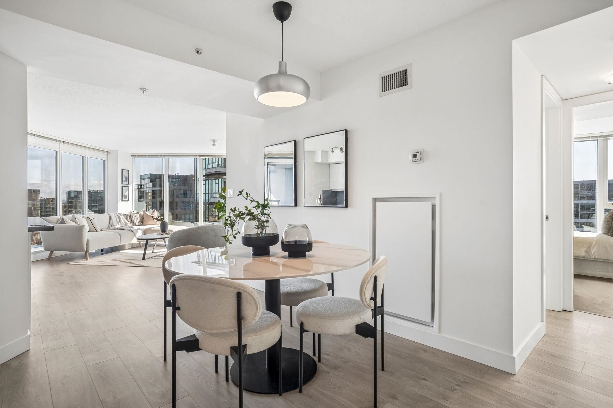 1805 6068 NO. 3 ROAD Unit: 1805