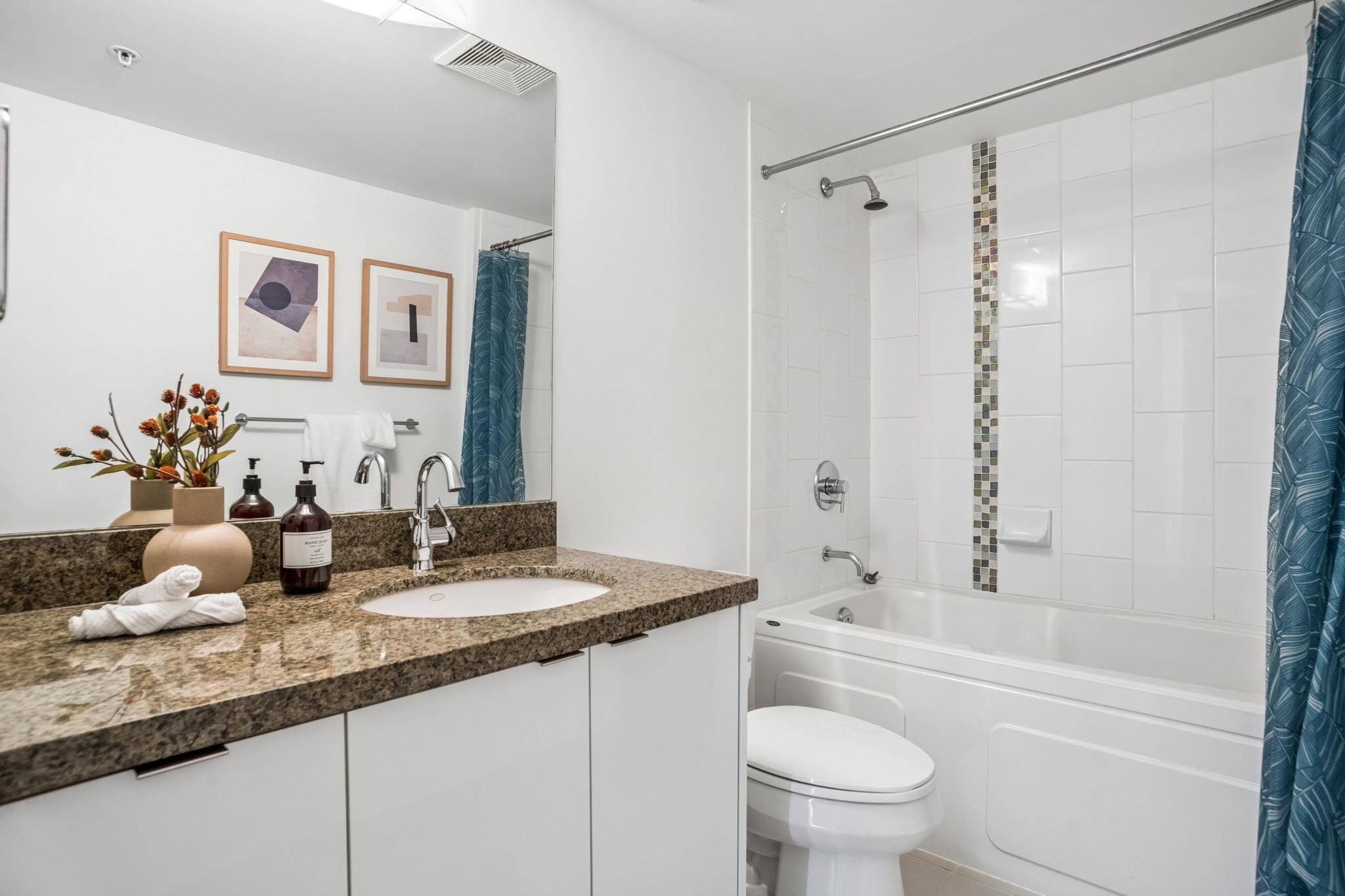 1805 6068 NO. 3 ROAD Unit: 1805