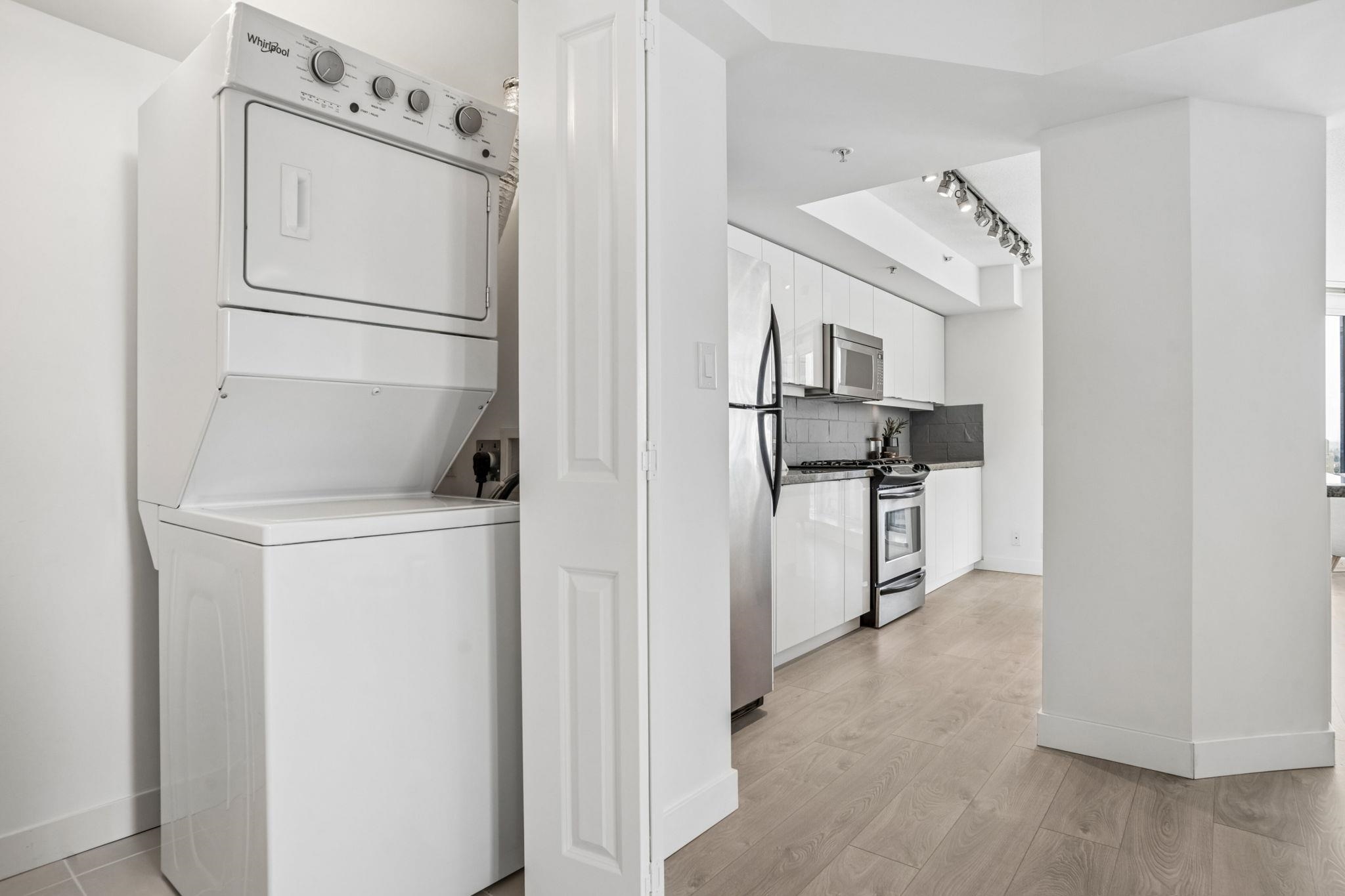 1805 6068 NO. 3 ROAD Unit: 1805