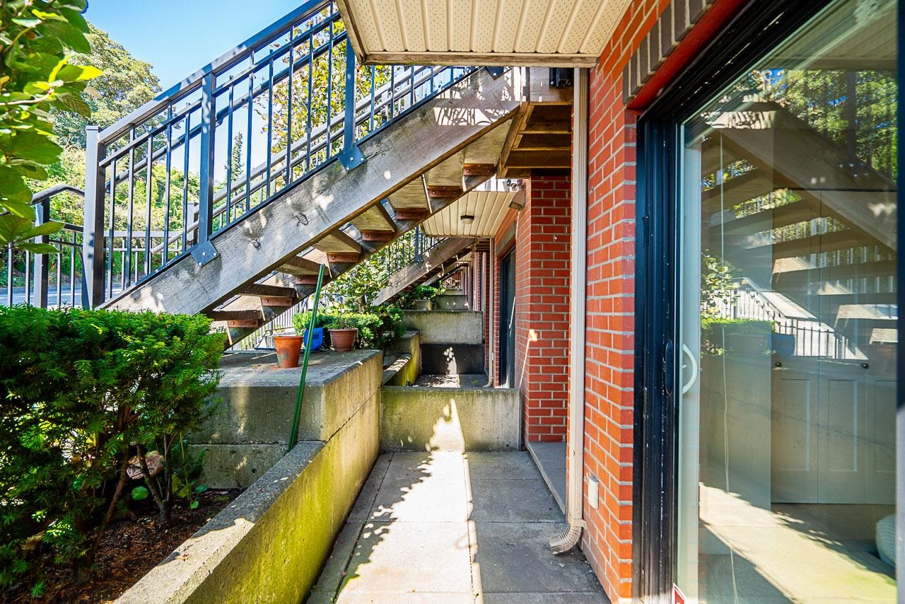 109 828 ROYAL AVENUE Unit: 109