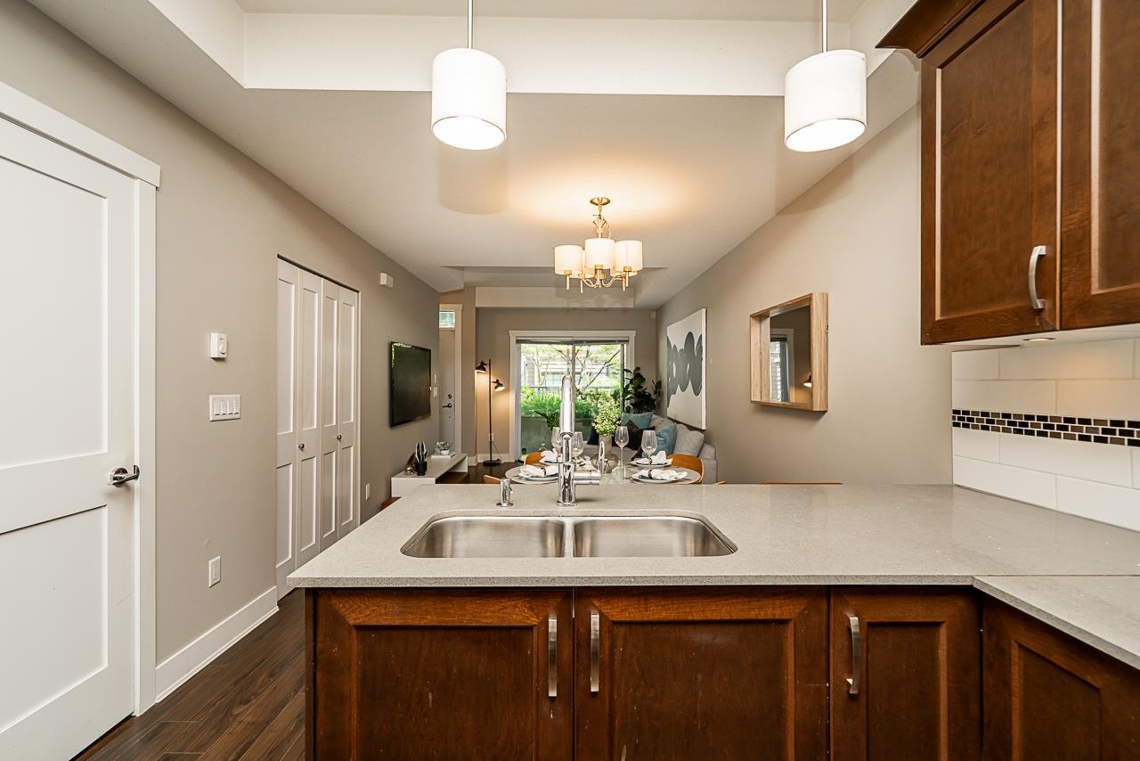 109 828 ROYAL AVENUE Unit: 109