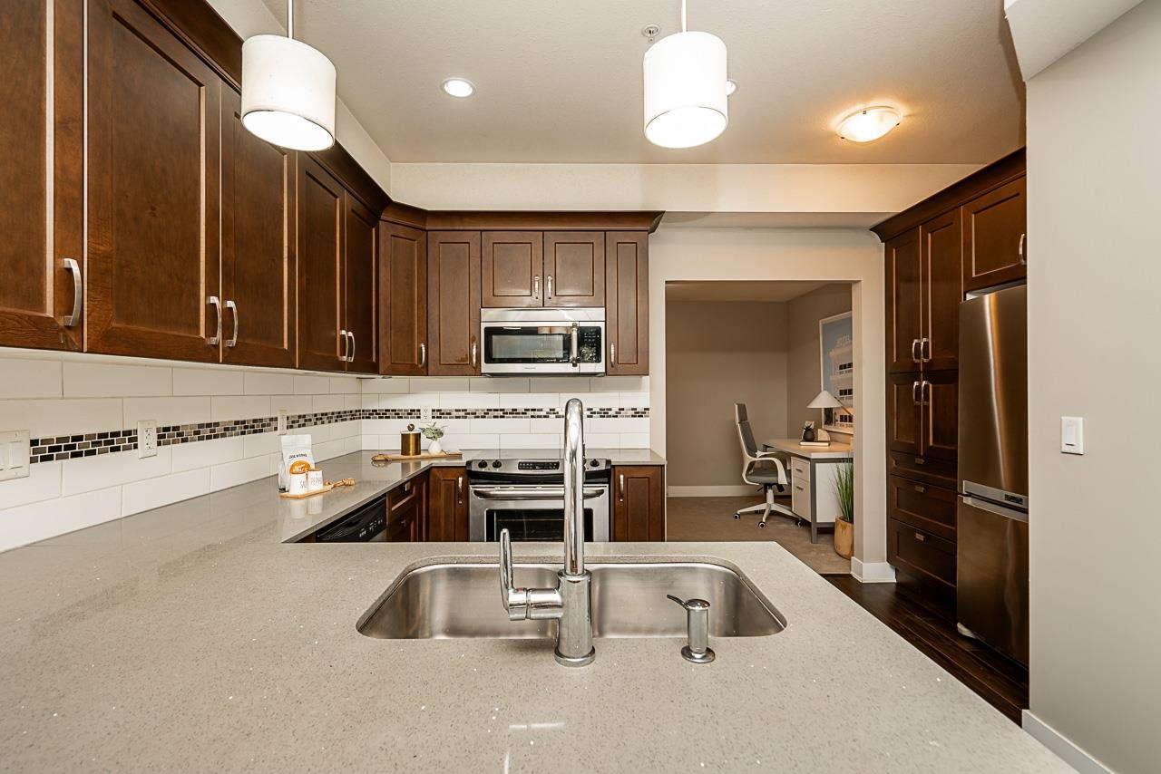 109 828 ROYAL AVENUE Unit: 109