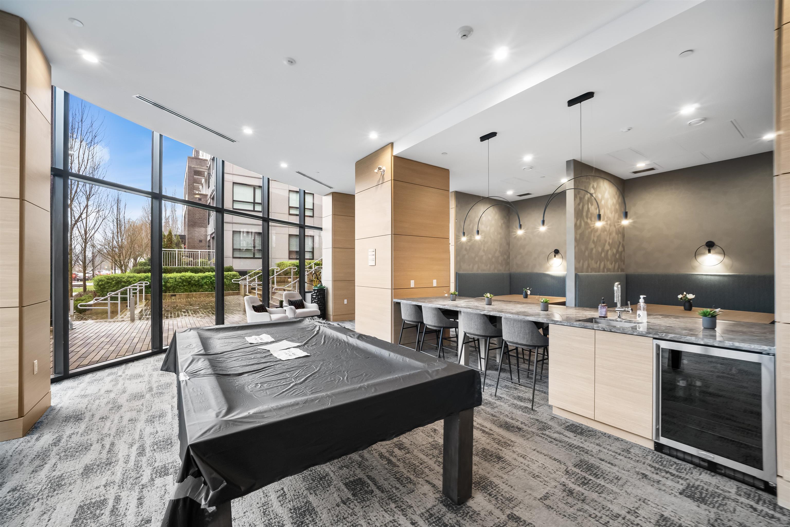 511 9233 ODLIN ROAD Unit: 511