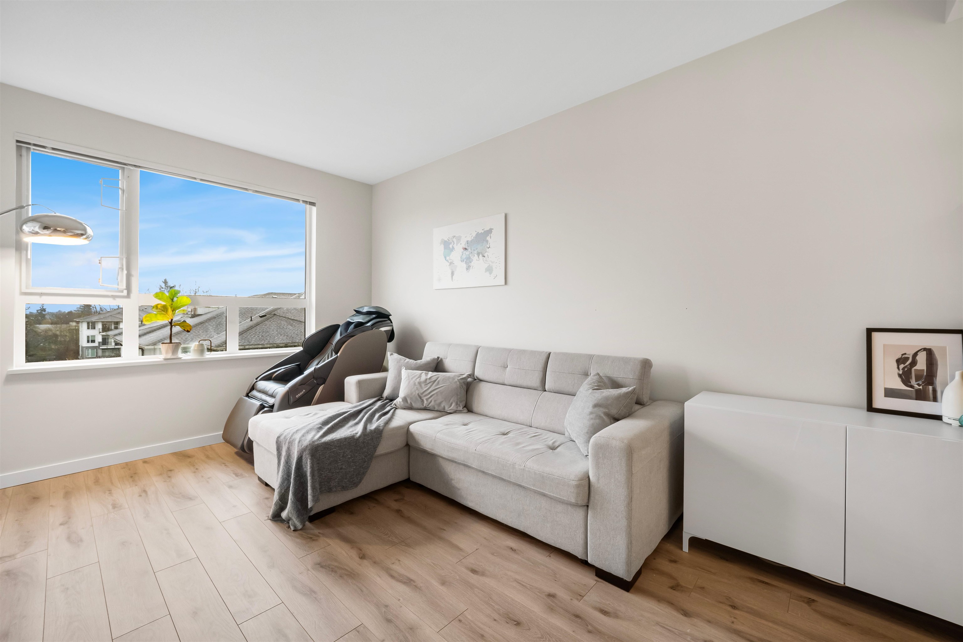 511 9233 ODLIN ROAD Unit: 511