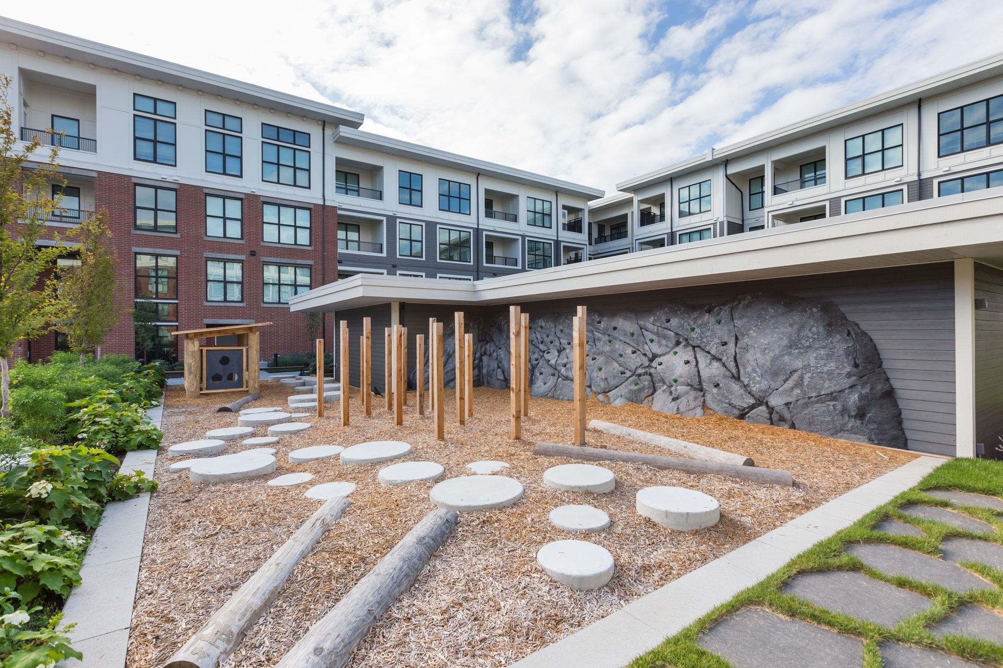 121 9500 TOMICKI AVENUE Unit: 121