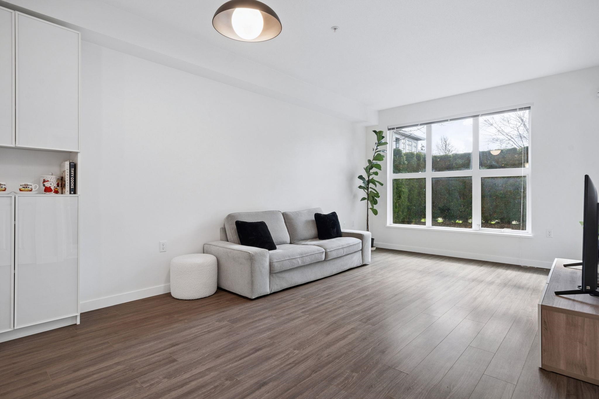 121 9500 TOMICKI AVENUE Unit: 121