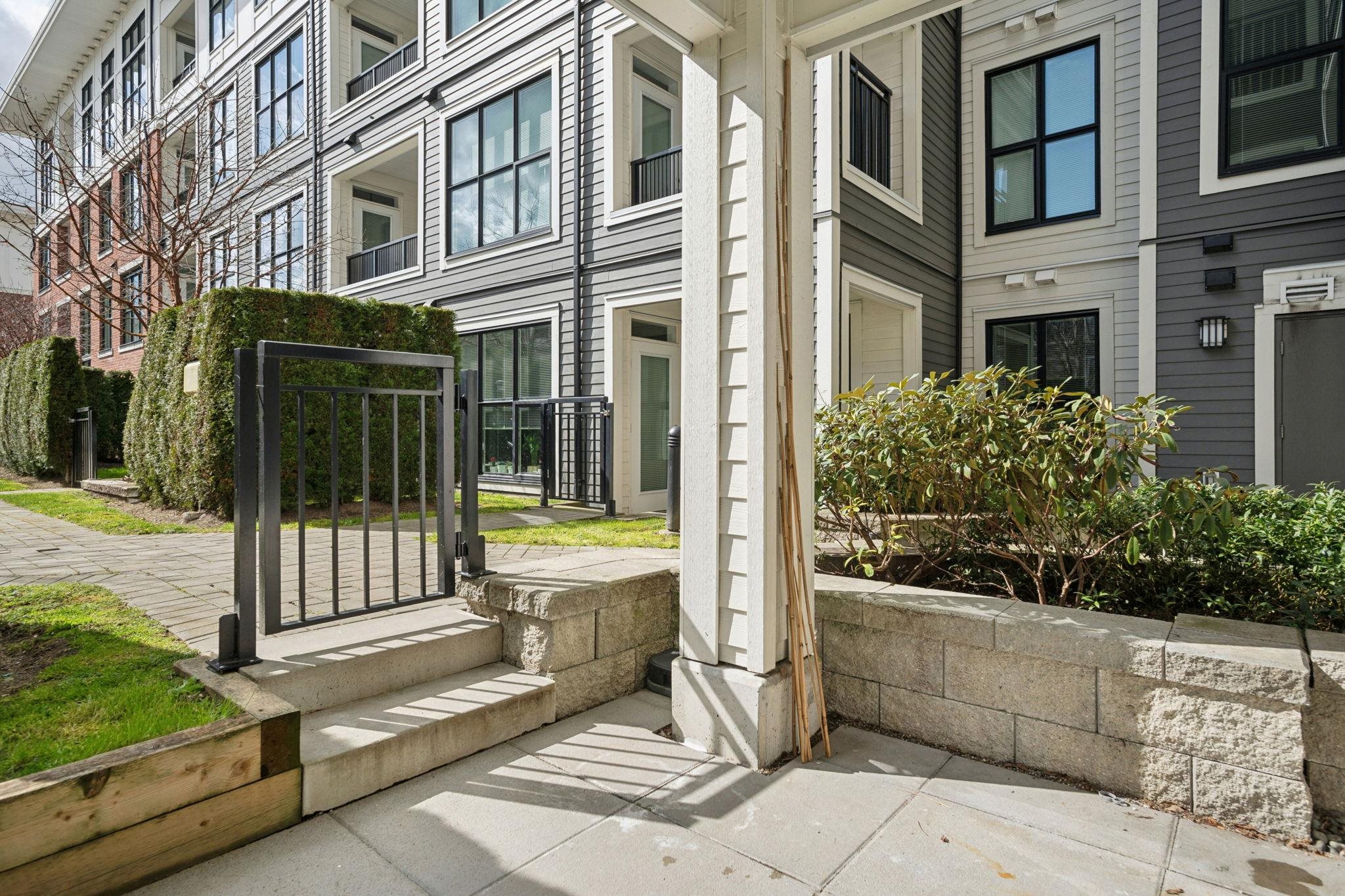 121 9500 TOMICKI AVENUE Unit: 121