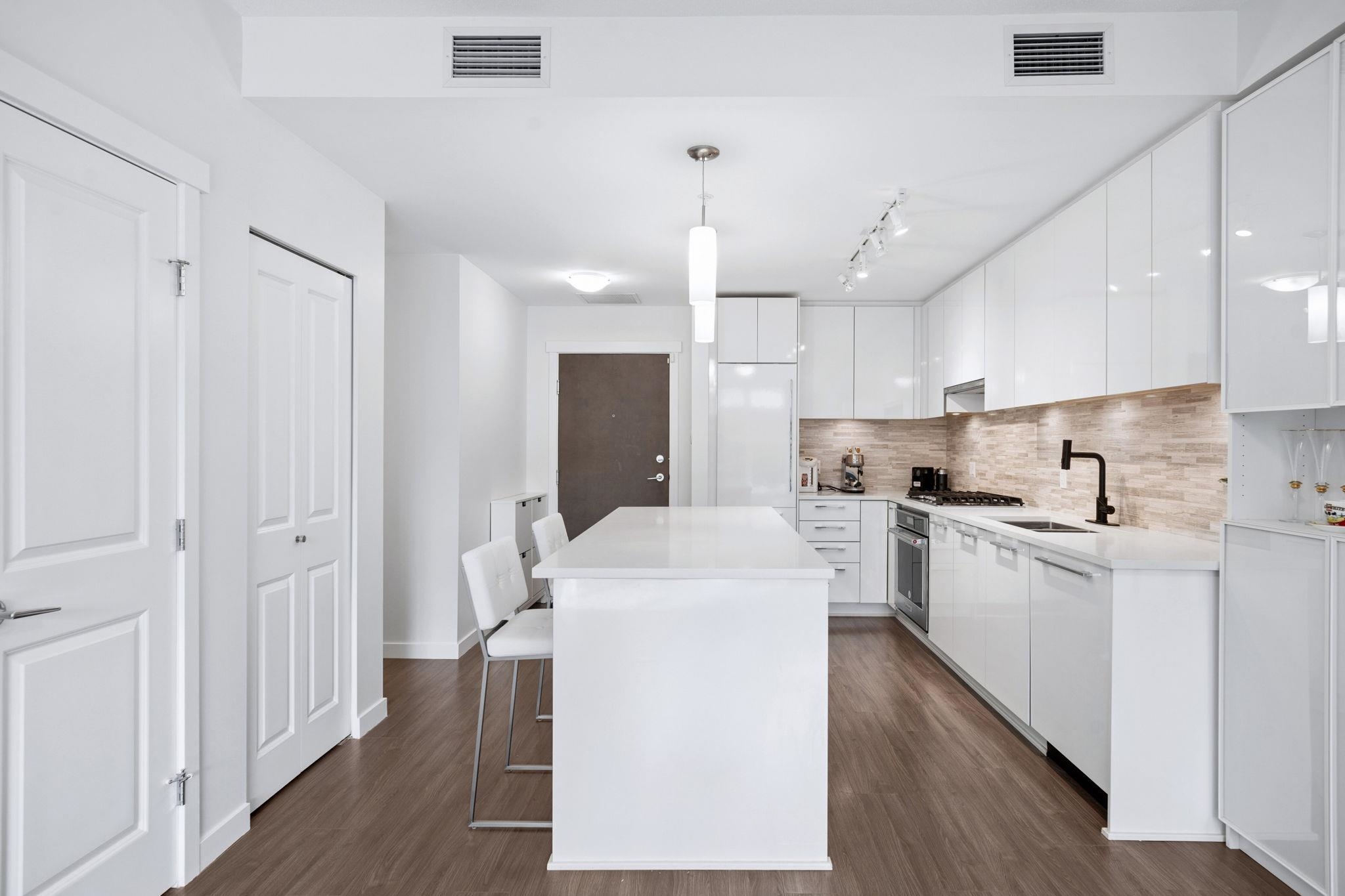 121 9500 TOMICKI AVENUE Unit: 121