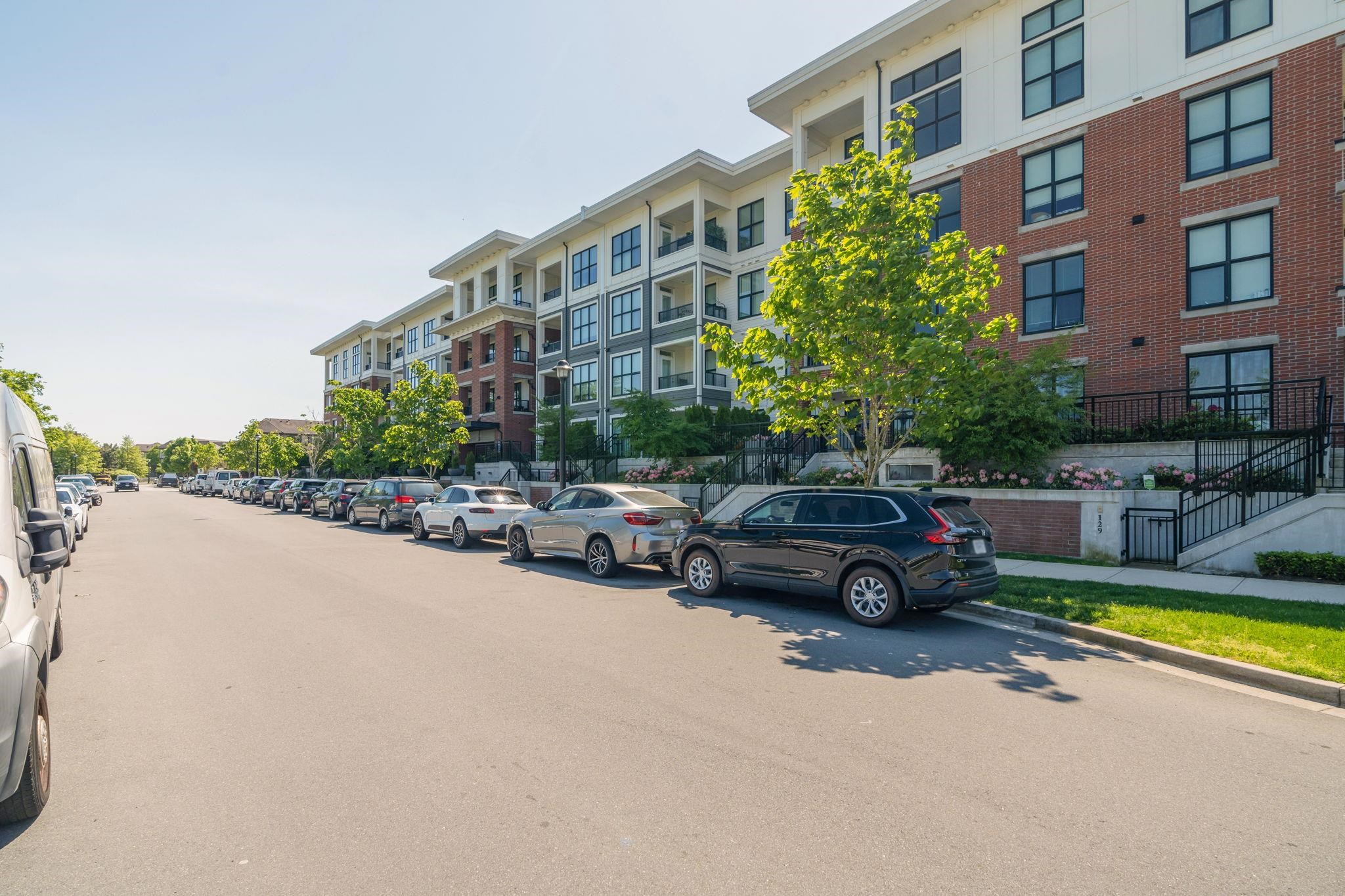 121 9500 TOMICKI AVENUE Unit: 121