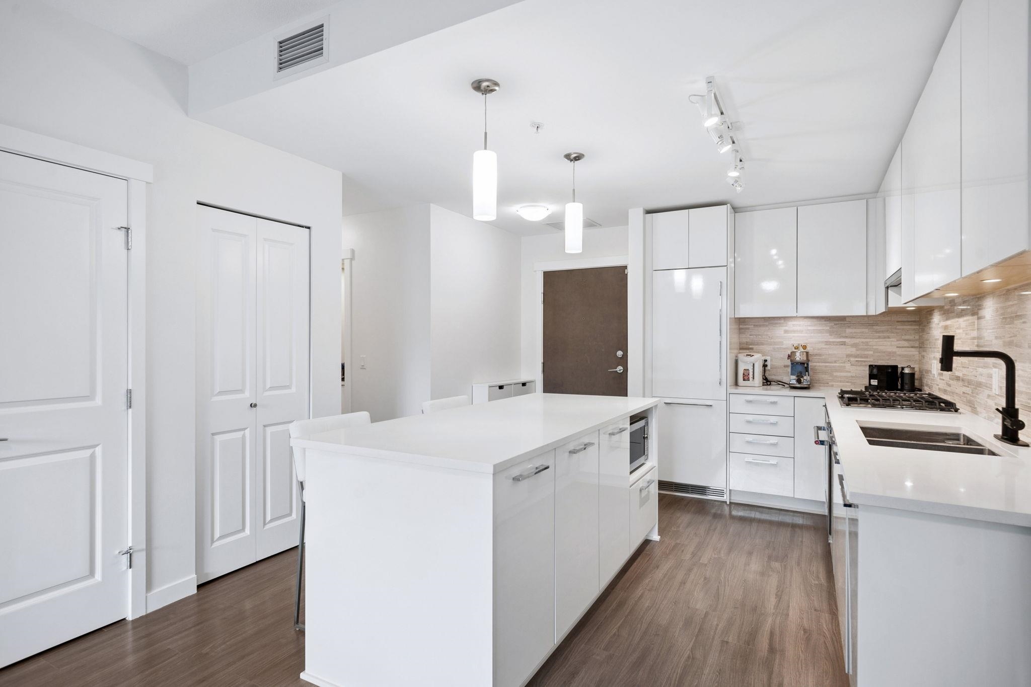 121 9500 TOMICKI AVENUE Unit: 121