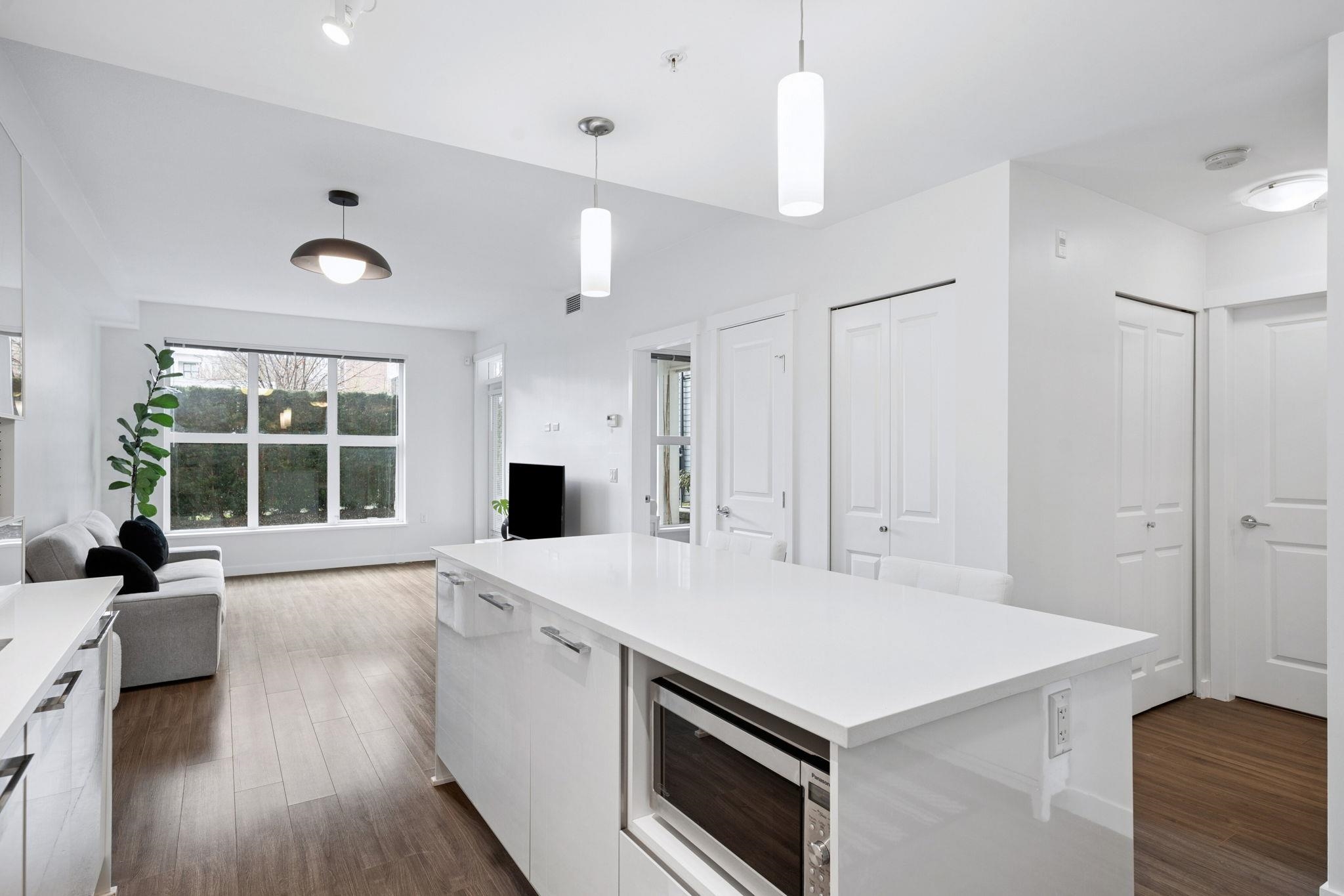 121 9500 TOMICKI AVENUE Unit: 121