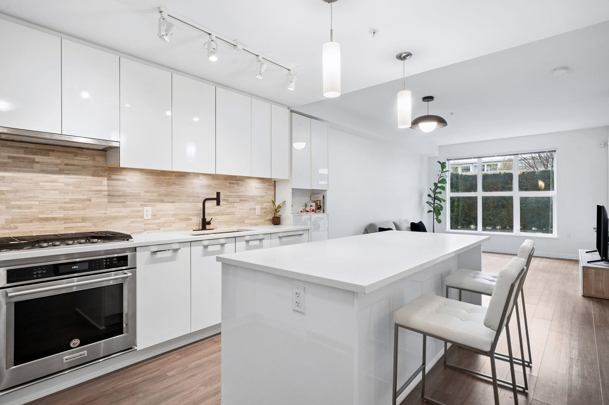 121 9500 TOMICKI AVENUE Unit: 121