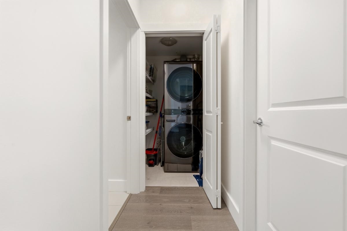 210 6268 EAGLES DRIVE Unit: 210