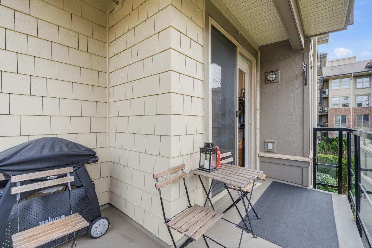 210 6268 EAGLES DRIVE Unit: 210